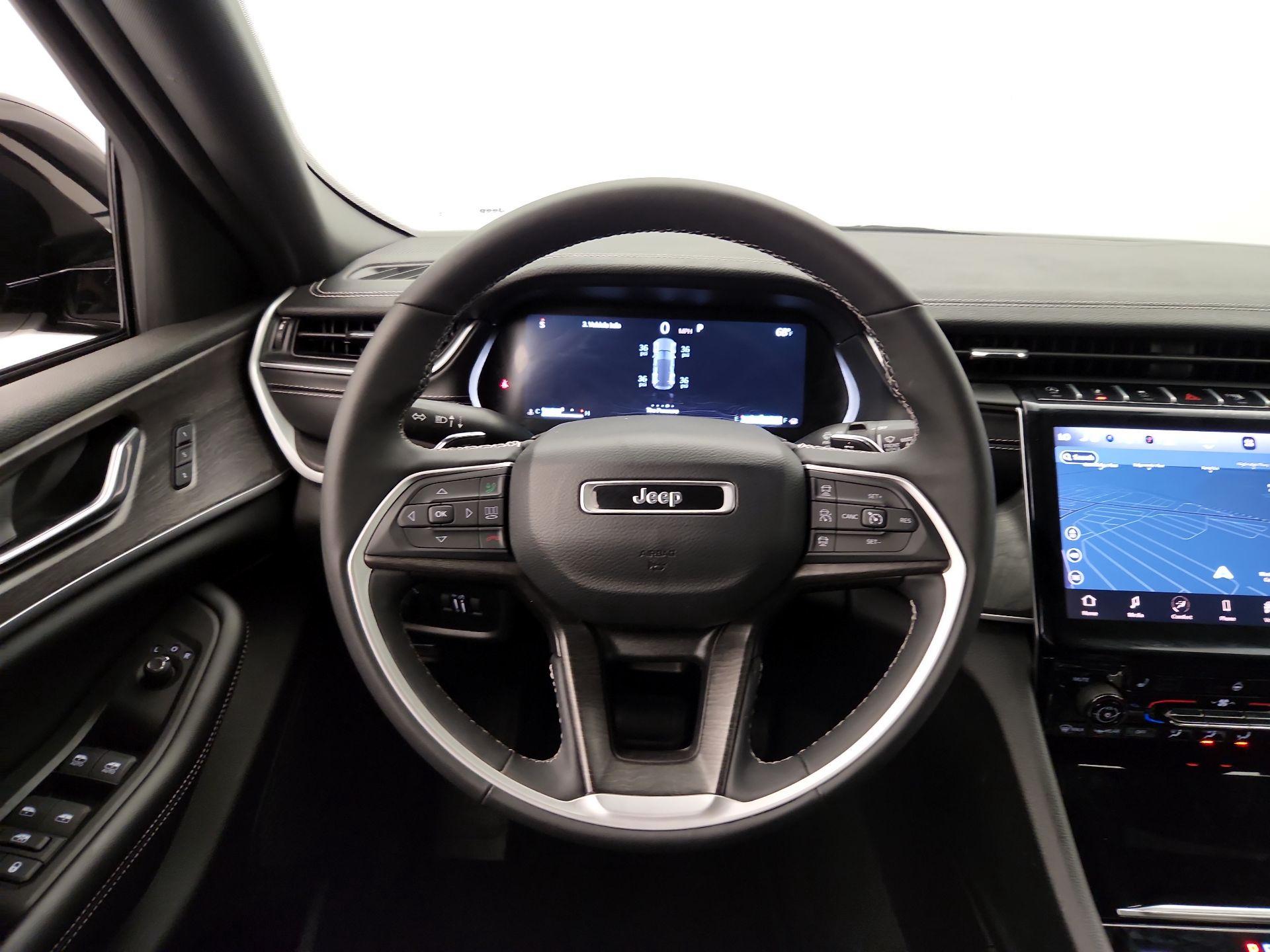 Thumbnail: 2024 Jeep Grand Cherokee - 10