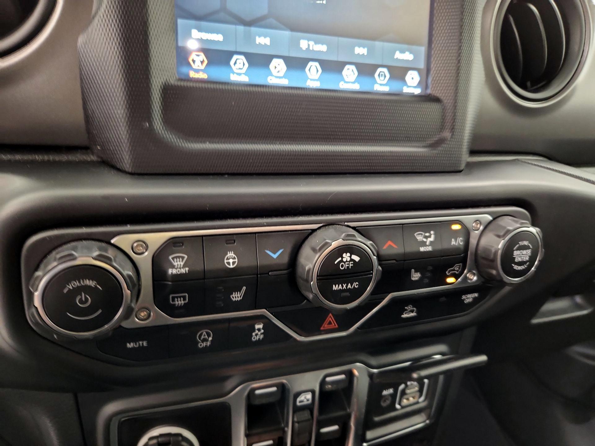 Thumbnail: 2023 Jeep Gladiator - 16