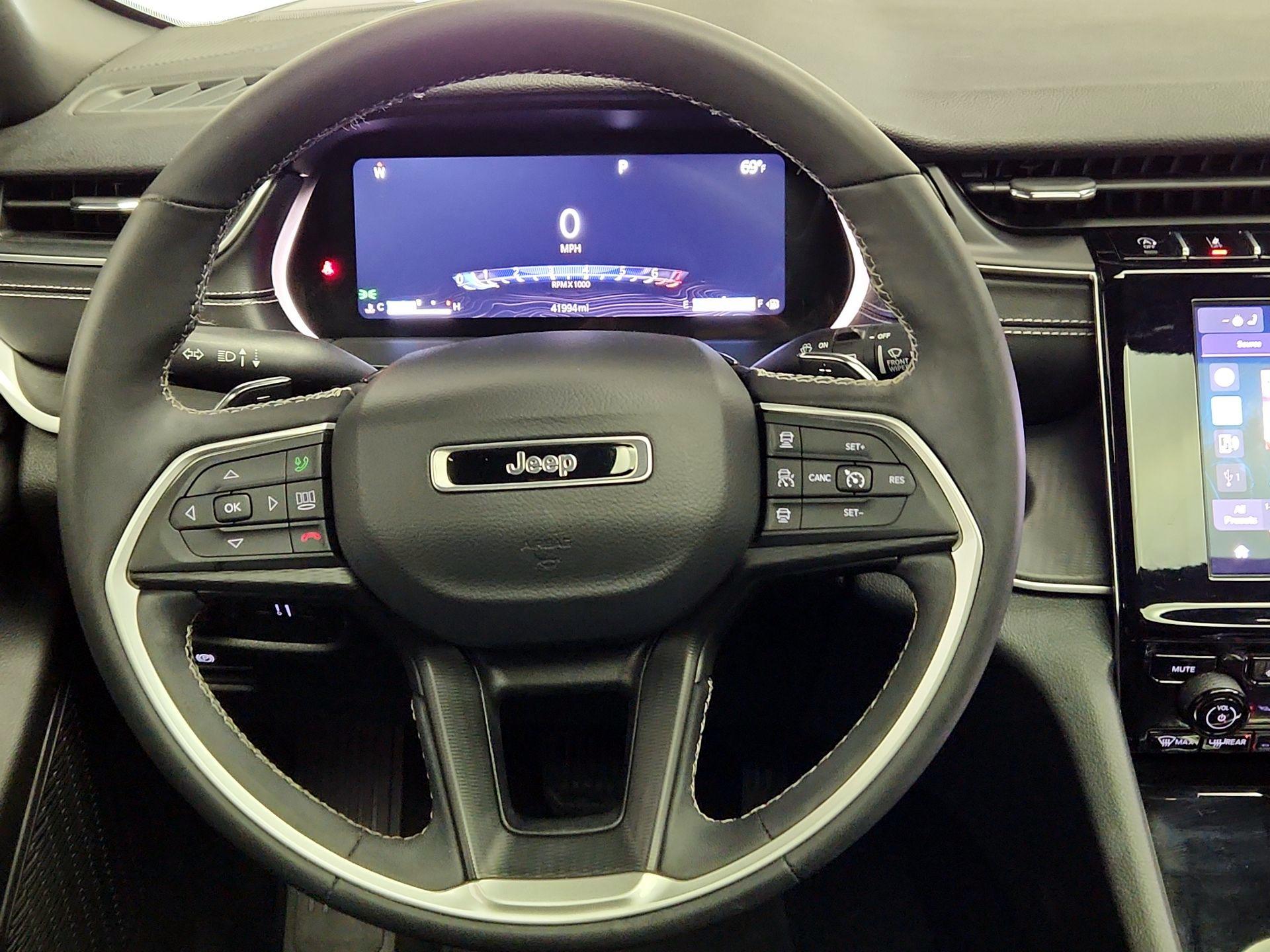 Thumbnail: 2023 Jeep Grand Cherokee - 10