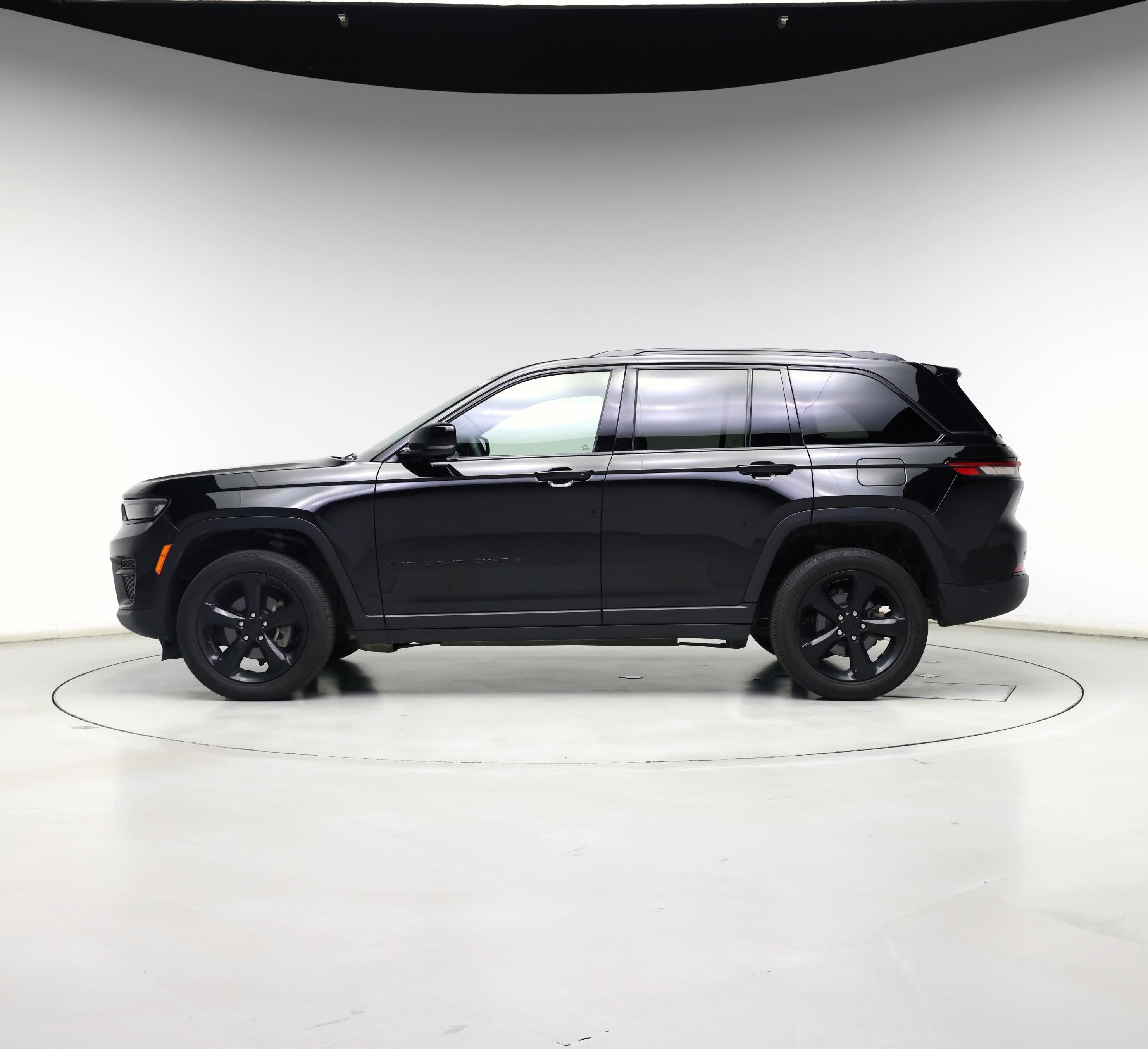 Thumbnail: 2023 Jeep Grand Cherokee - 3