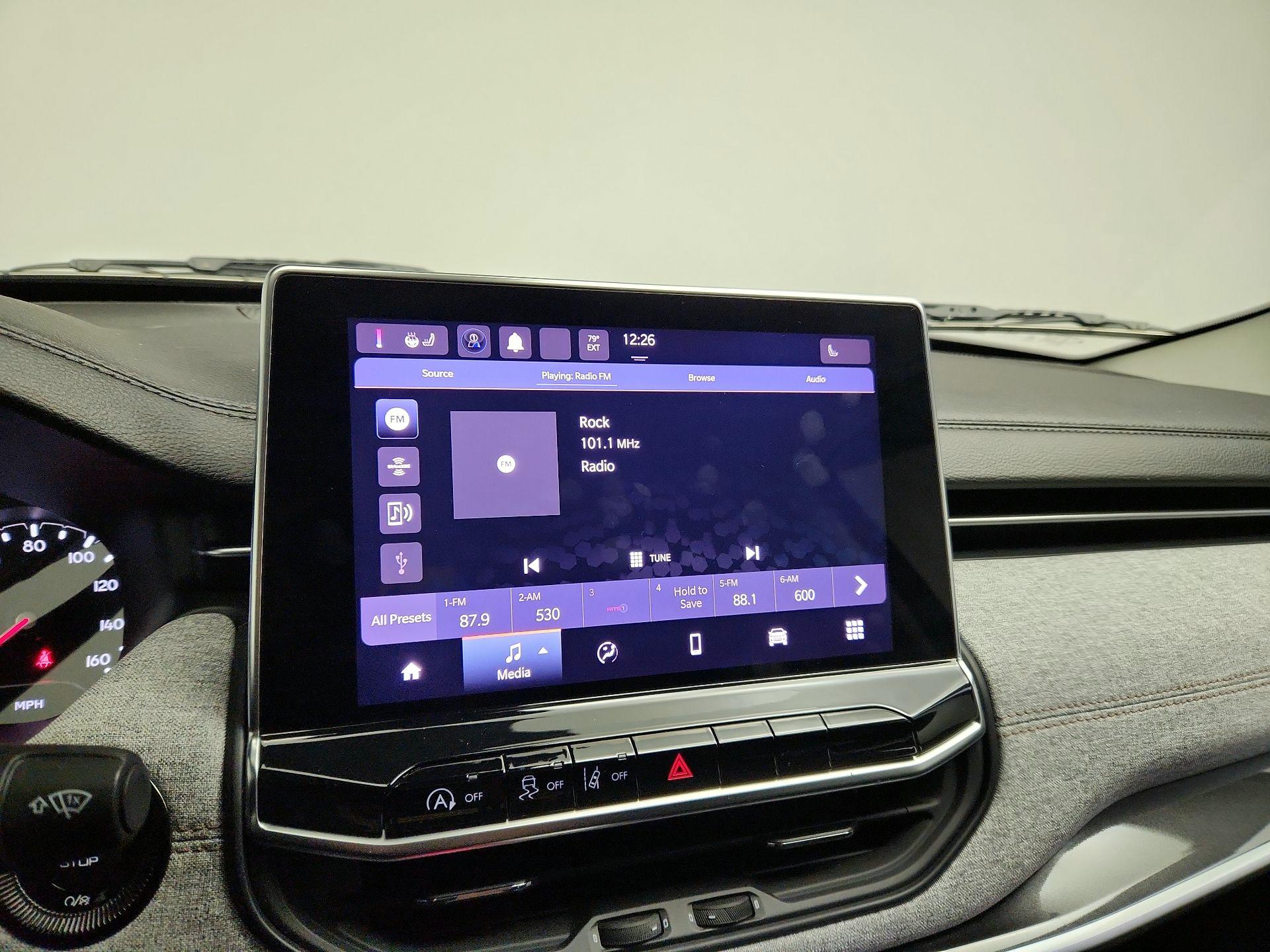 Thumbnail: 2022 Jeep Compass - 15