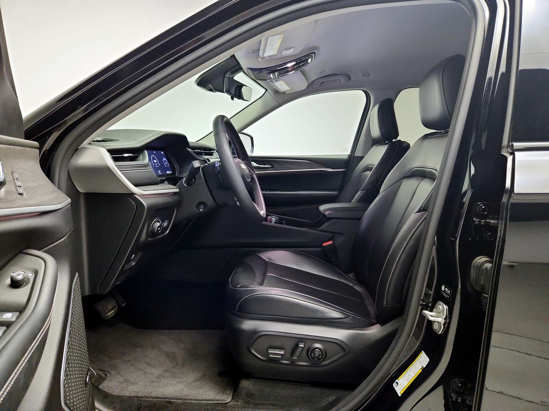 Thumbnail: 2024 Jeep Grand Cherokee - 11