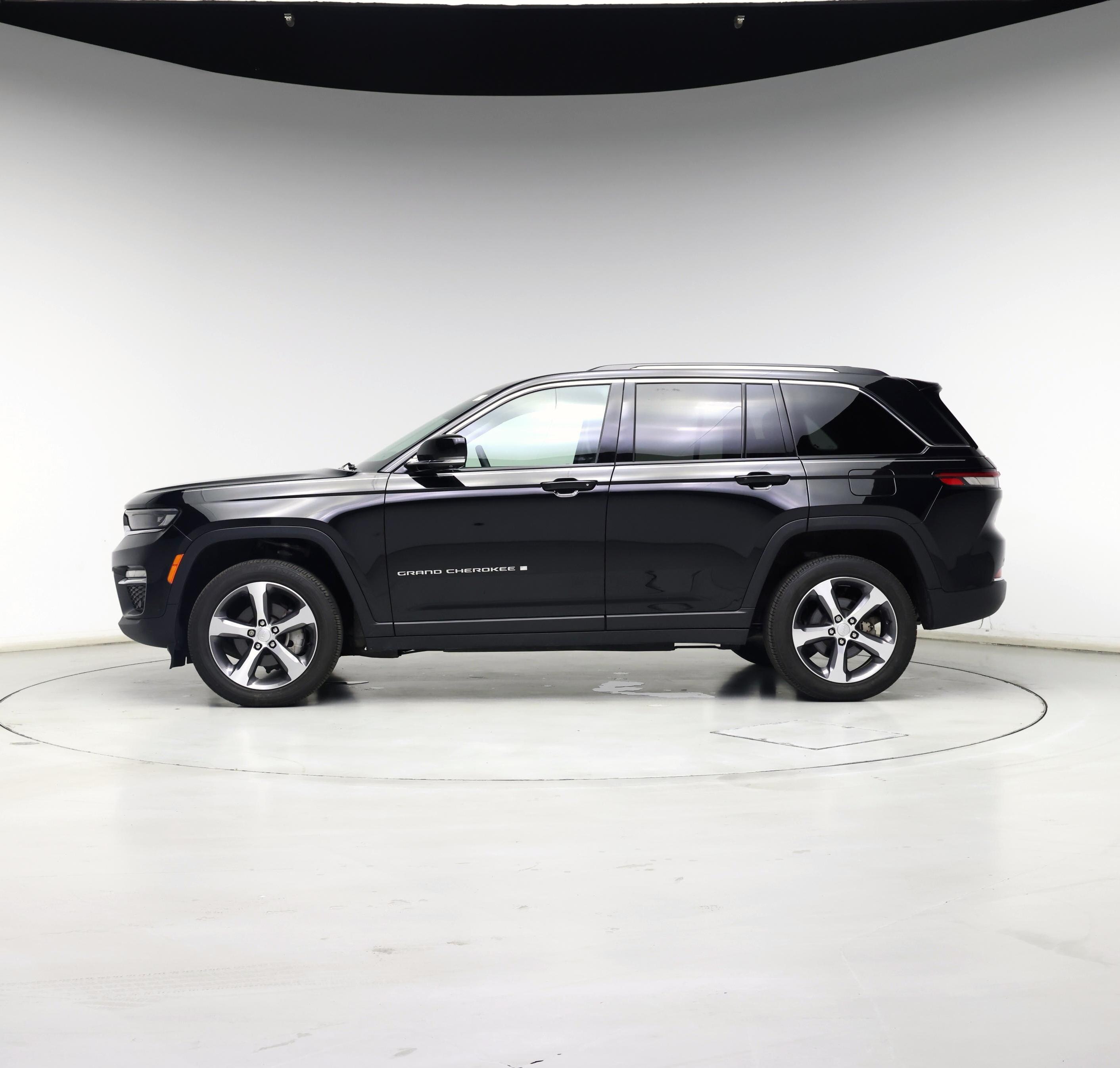 Thumbnail: 2024 Jeep Grand Cherokee - 3