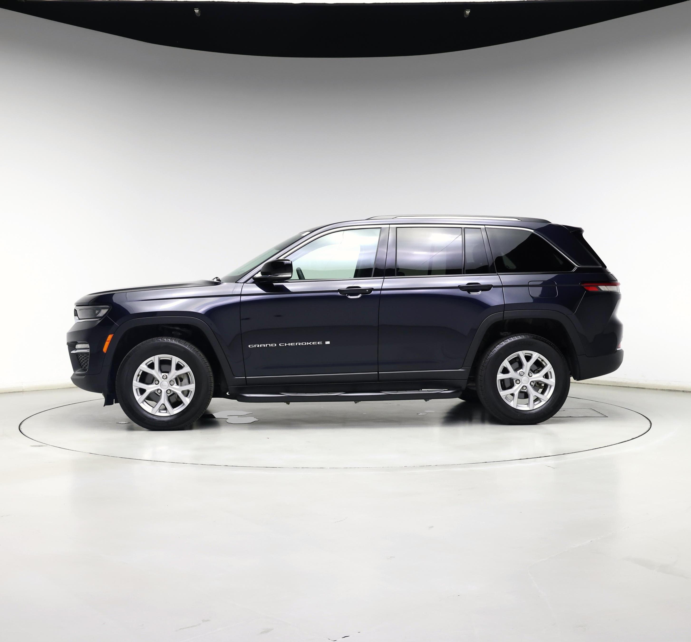 Thumbnail: 2023 Jeep Grand Cherokee - 3