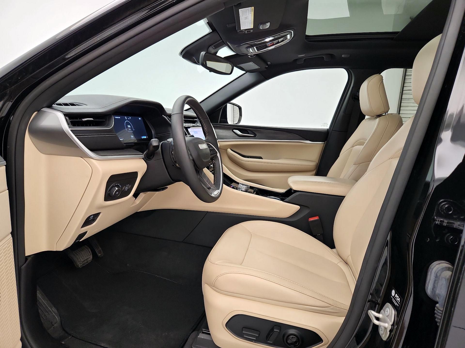 Thumbnail: 2023 Jeep Grand Cherokee - 11