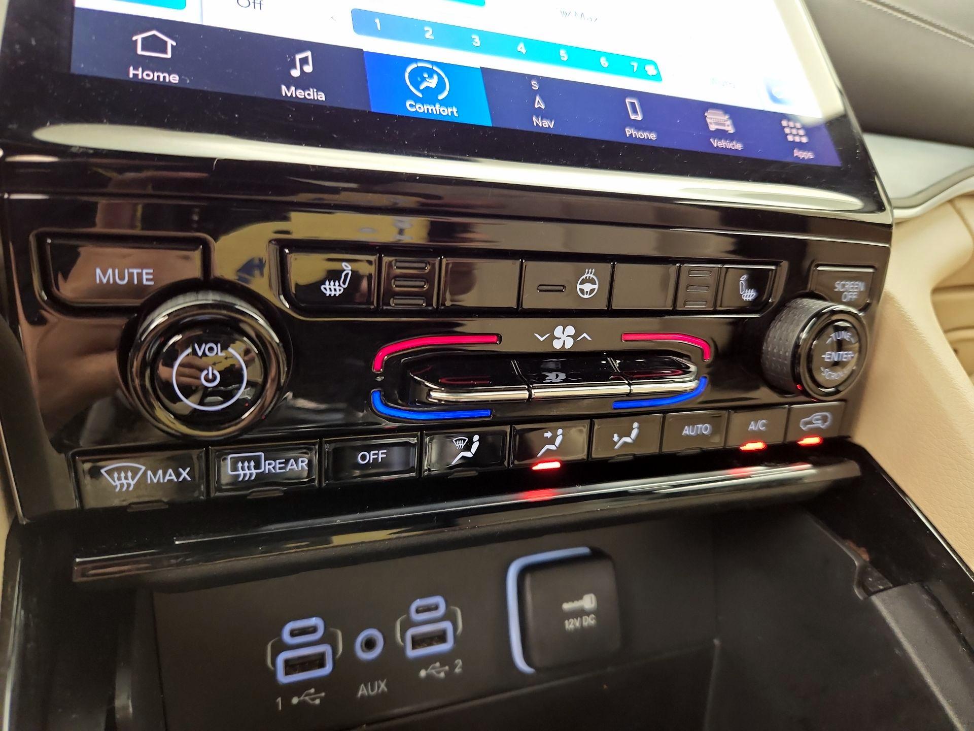 Thumbnail: 2023 Jeep Grand Cherokee - 16