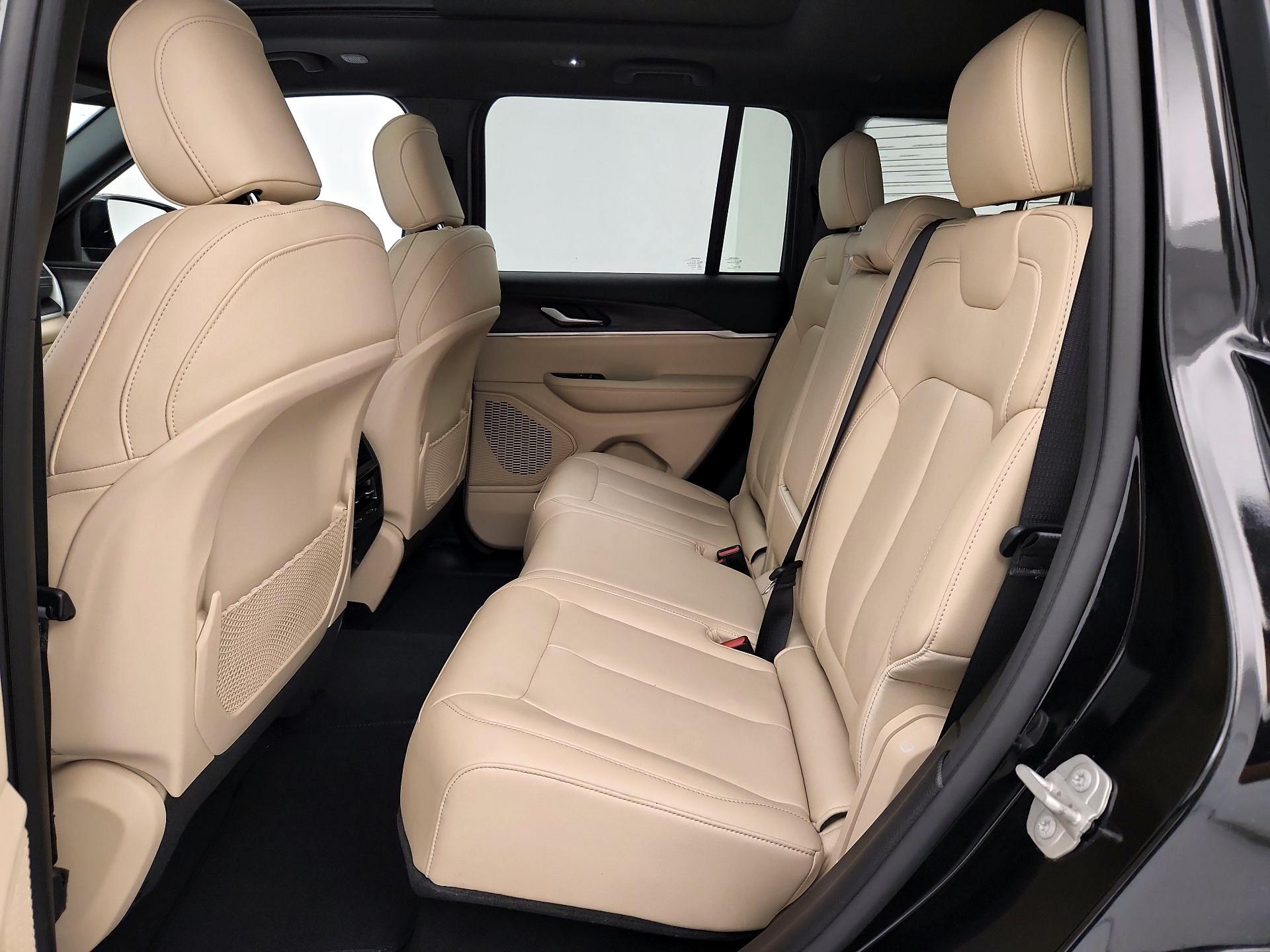 Thumbnail: 2023 Jeep Grand Cherokee - 20