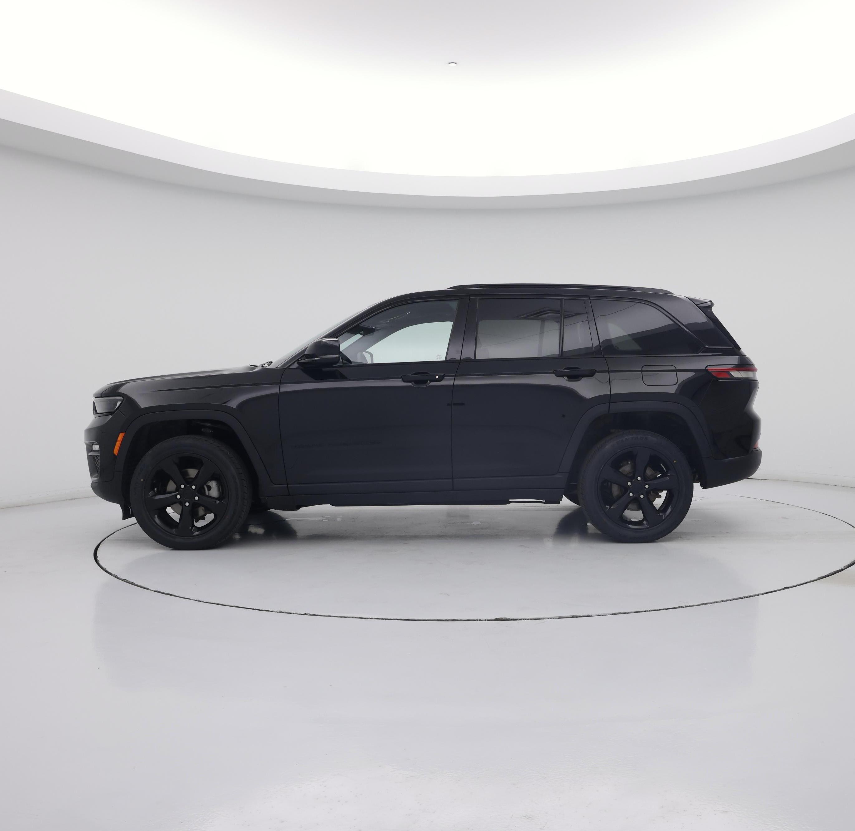 Thumbnail: 2023 Jeep Grand Cherokee - 3