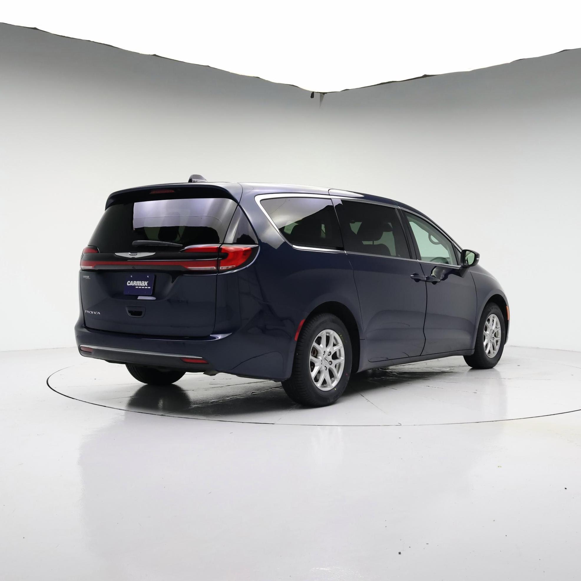 Thumbnail: 2023 Chrysler Pacifica - 8