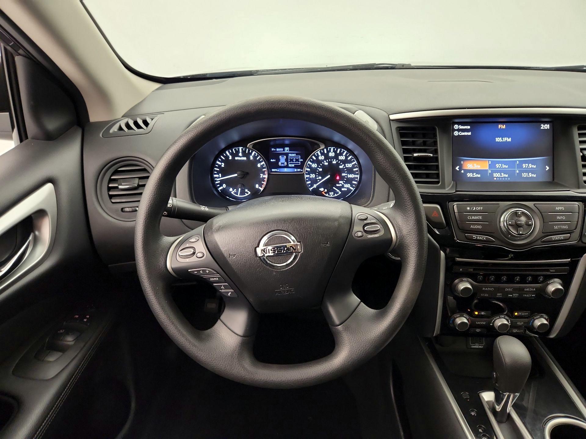 Thumbnail: 2020 Nissan Pathfinder - 10