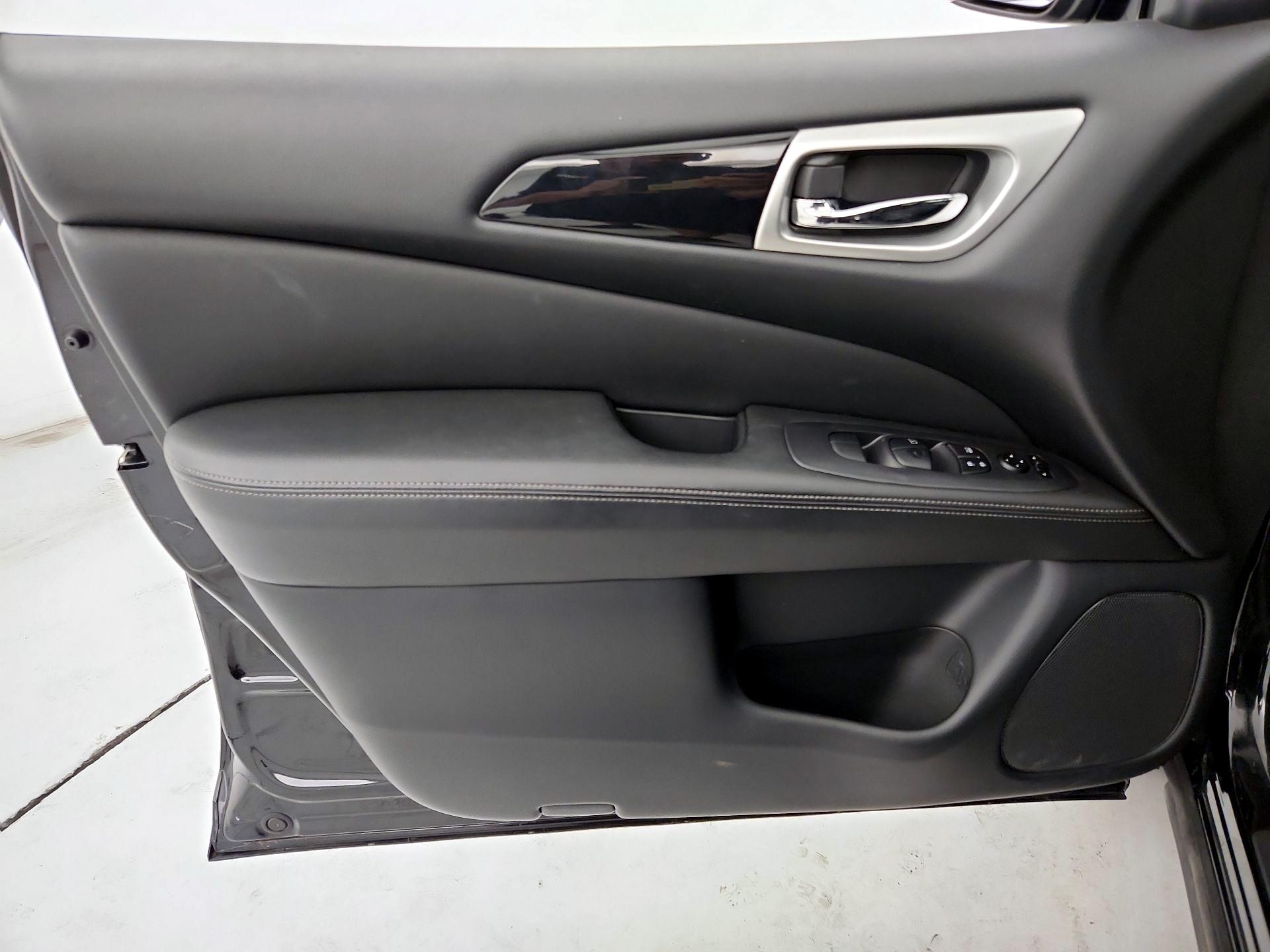 Thumbnail: 2020 Nissan Pathfinder - 12