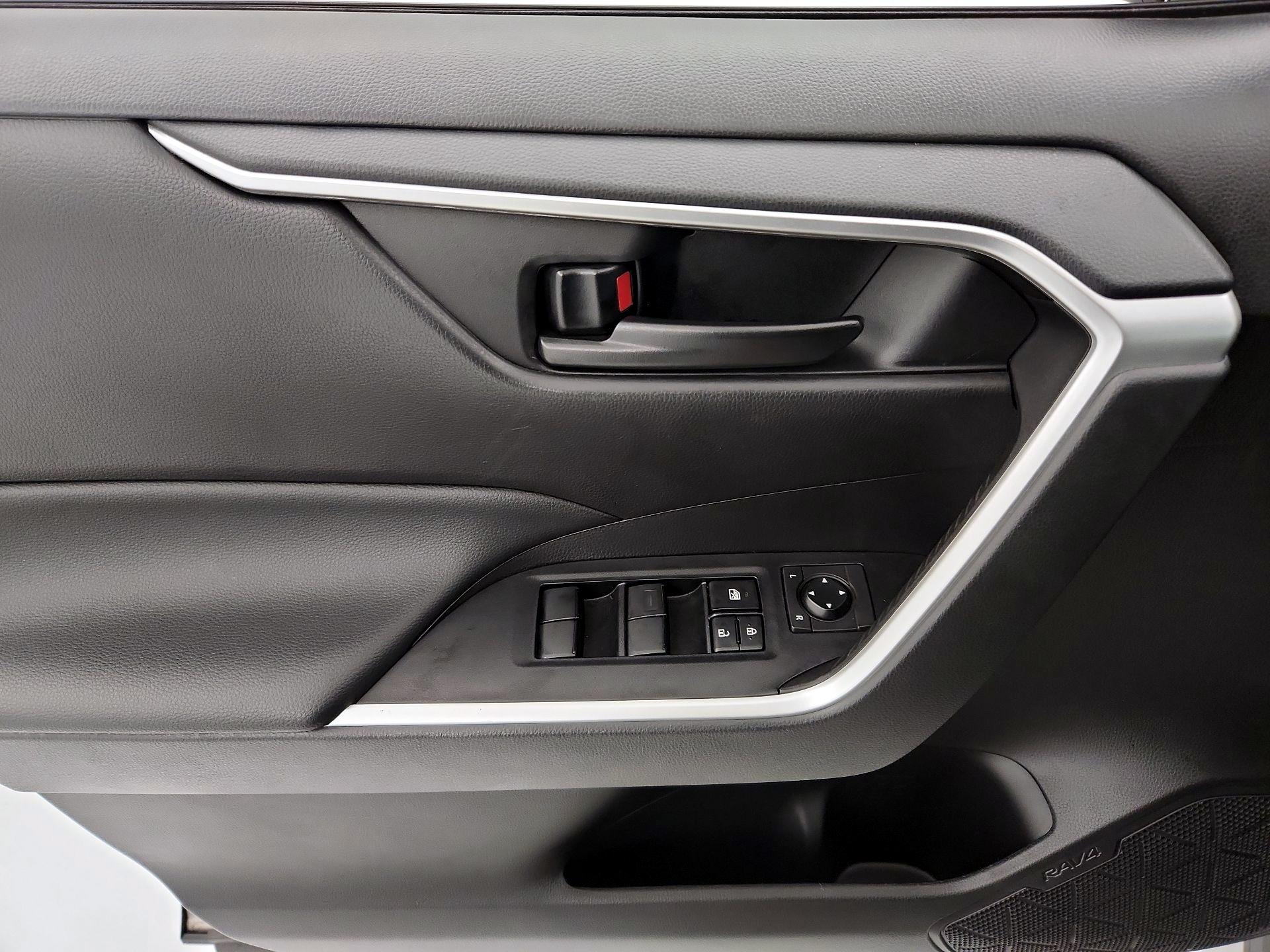 Thumbnail: 2023 Toyota RAV4 - 12