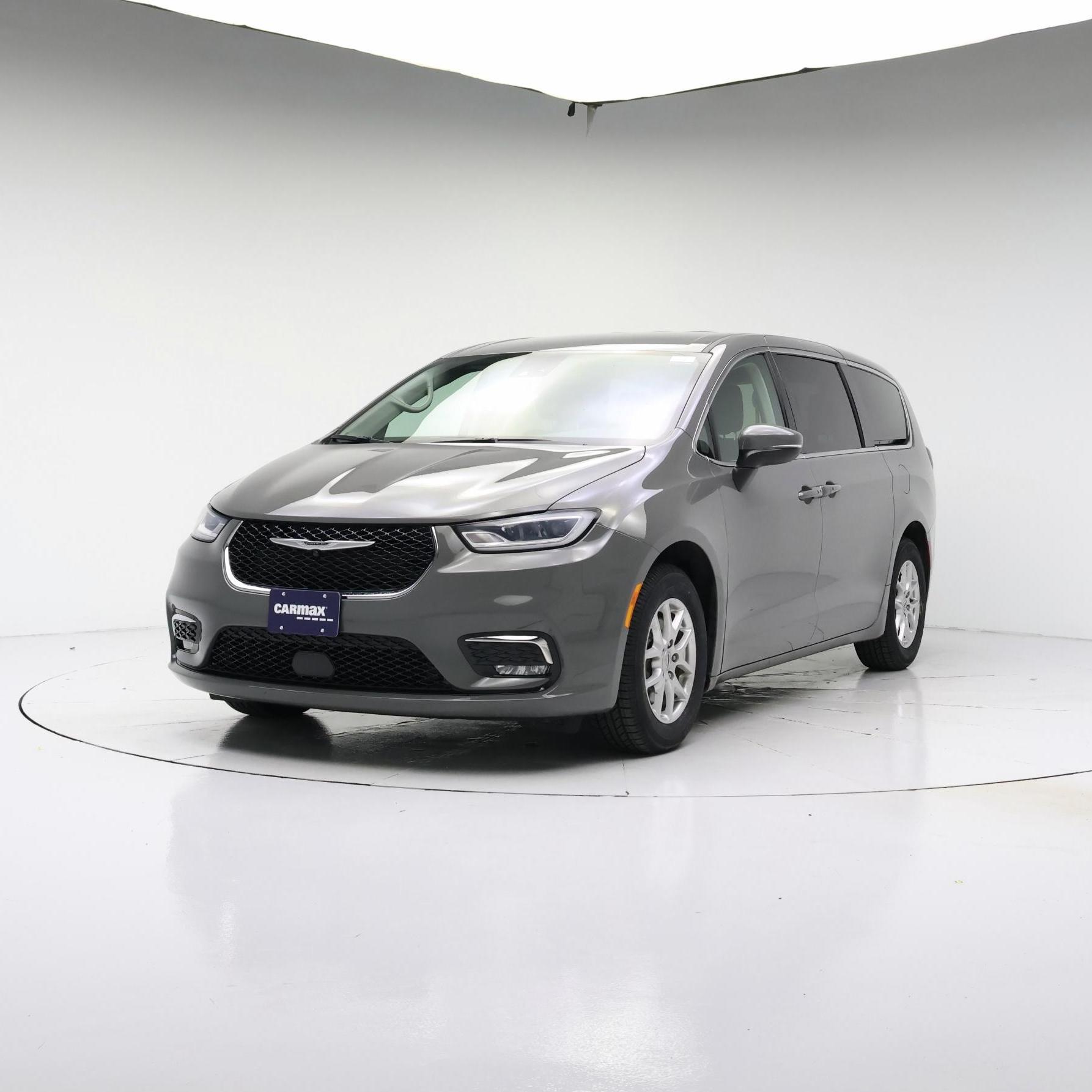 Thumbnail: 2023 Chrysler Pacifica - 4