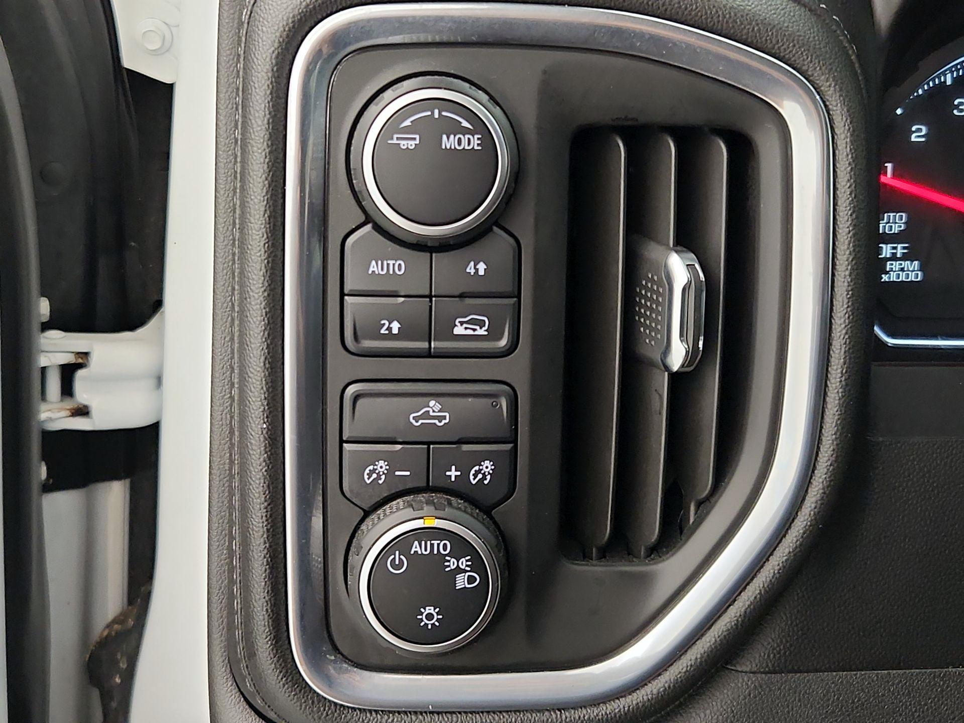 Thumbnail: 2021 Chevrolet Silverado 1500 - 13