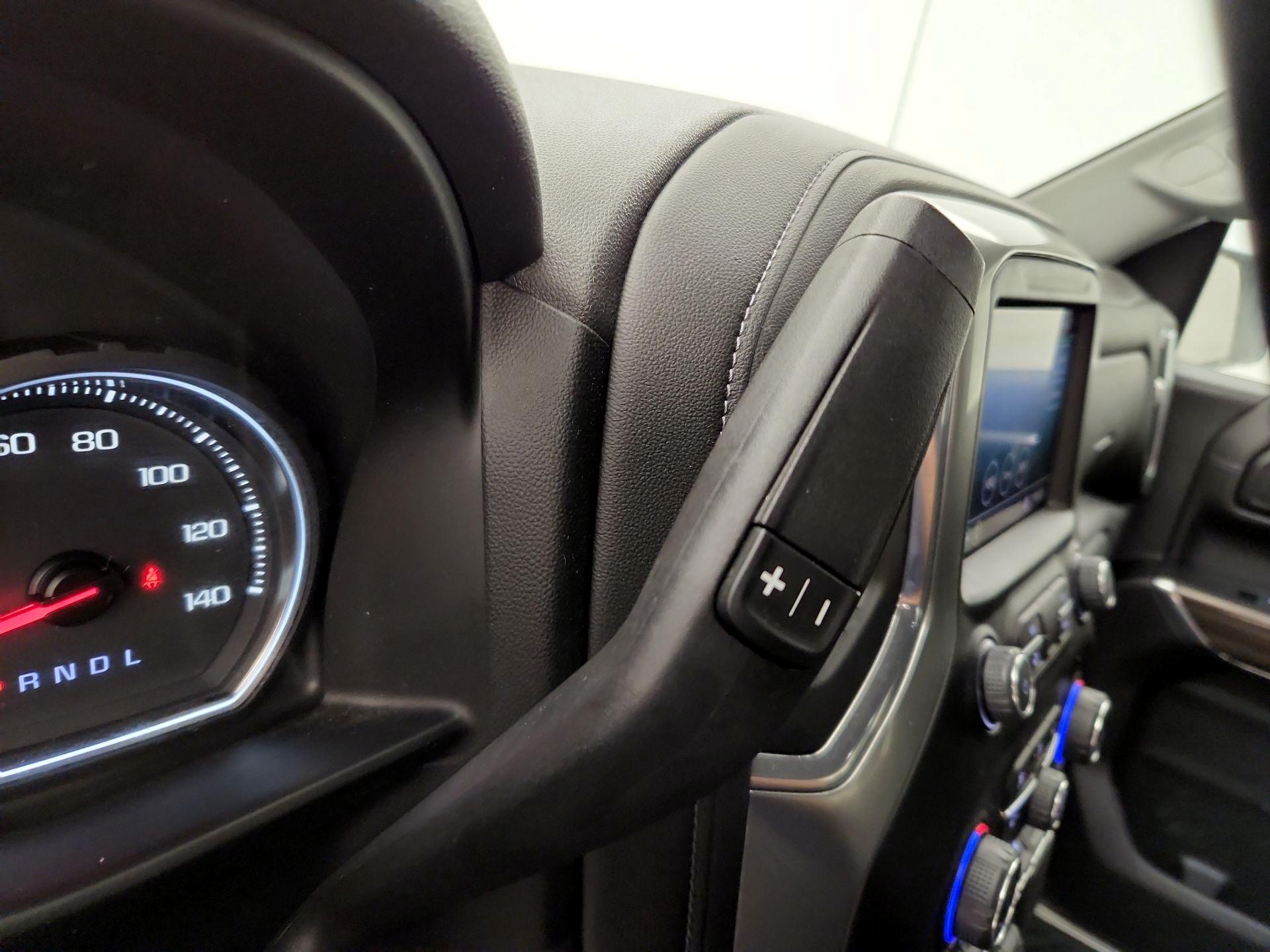 Thumbnail: 2021 Chevrolet Silverado 1500 - 17