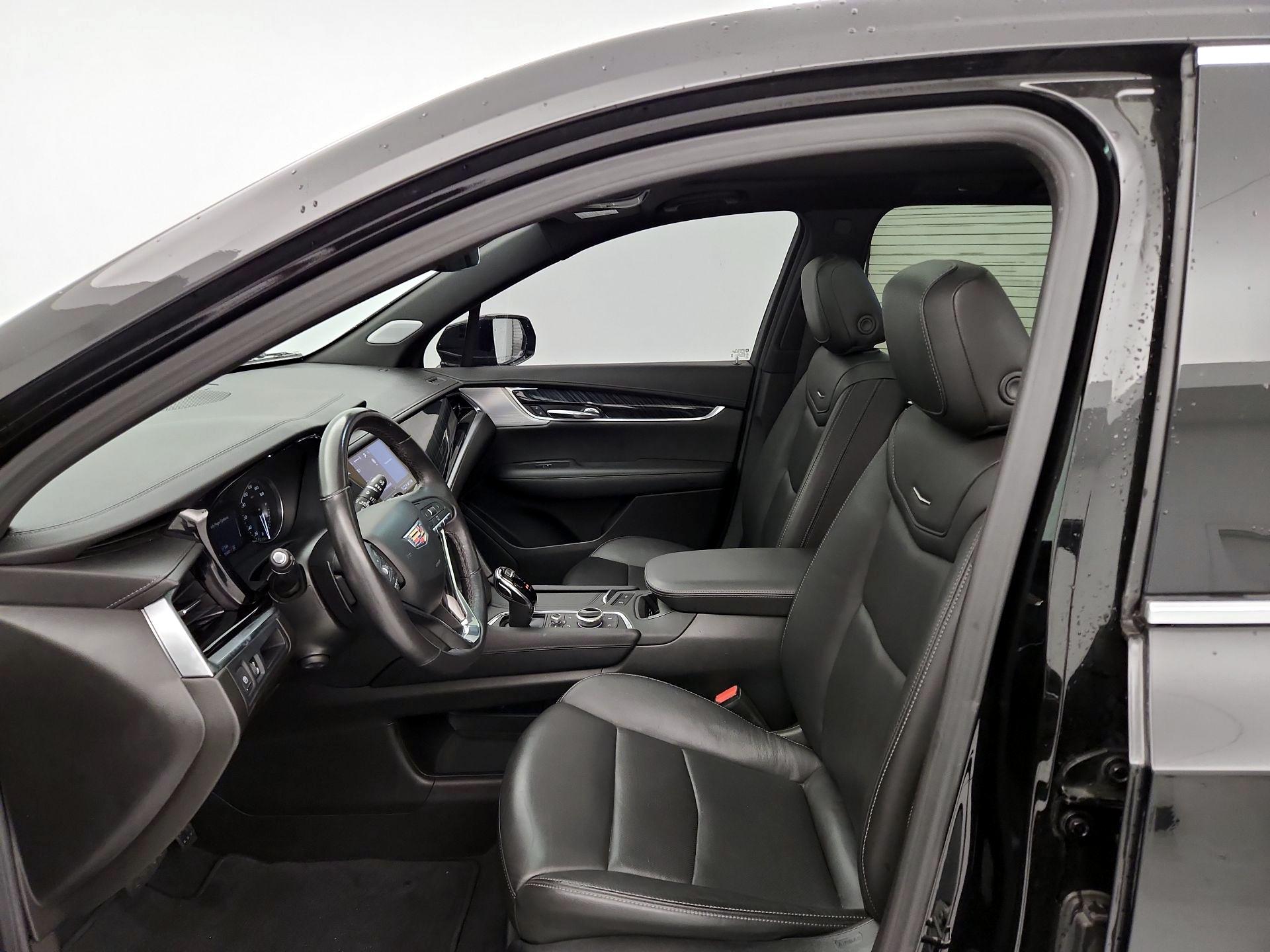Thumbnail: 2023 Cadillac XT6 - 11