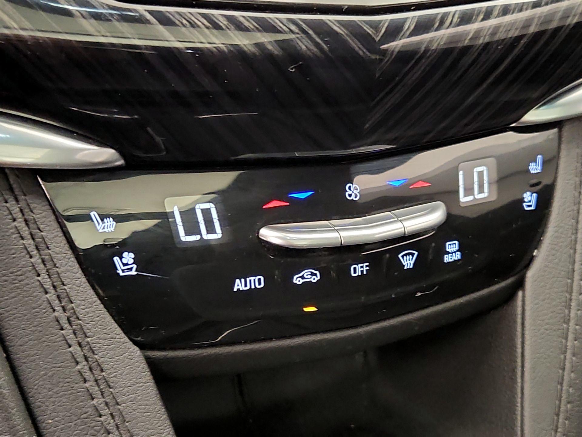 Thumbnail: 2023 Cadillac XT6 - 16