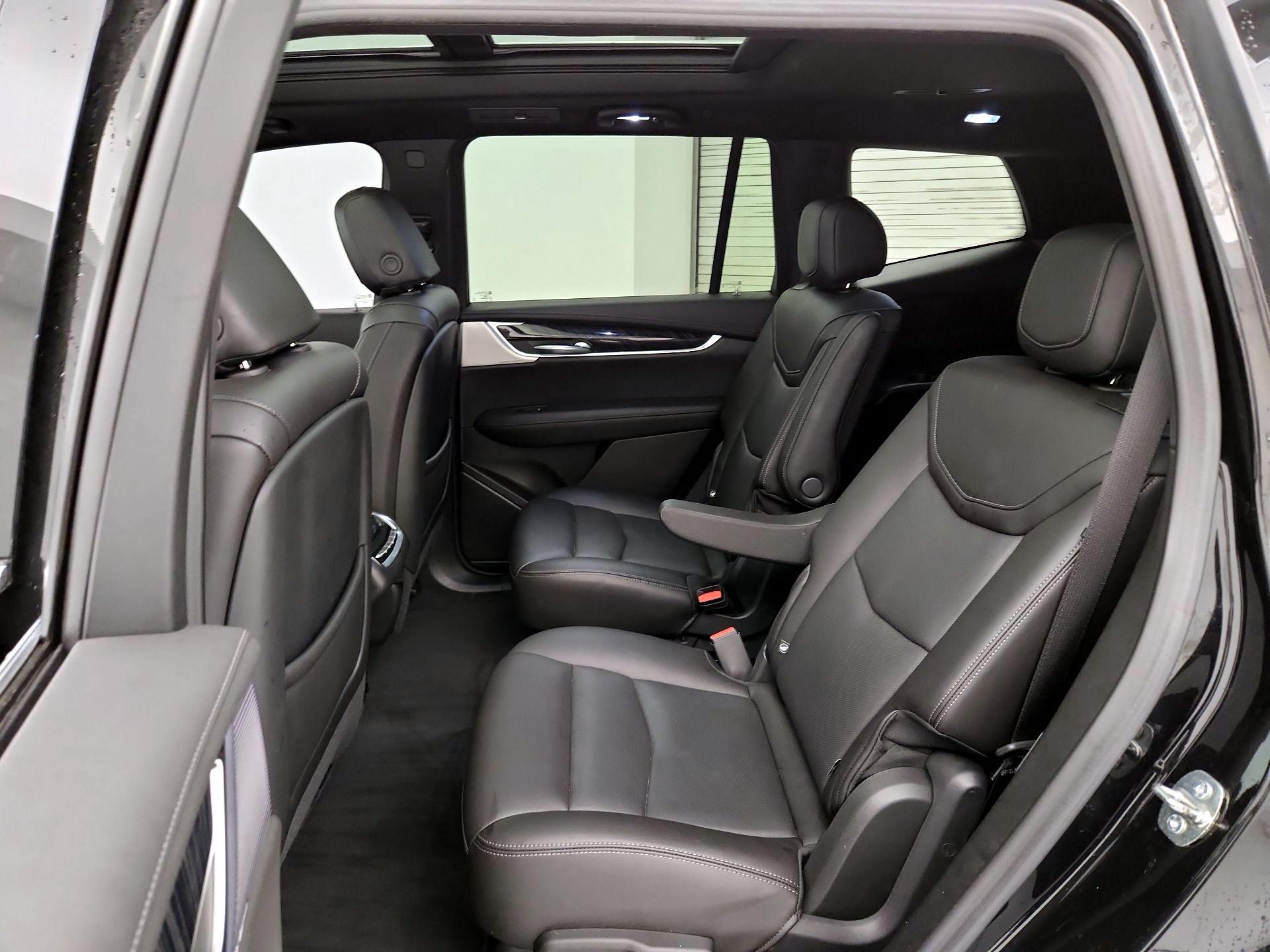 Thumbnail: 2023 Cadillac XT6 - 20