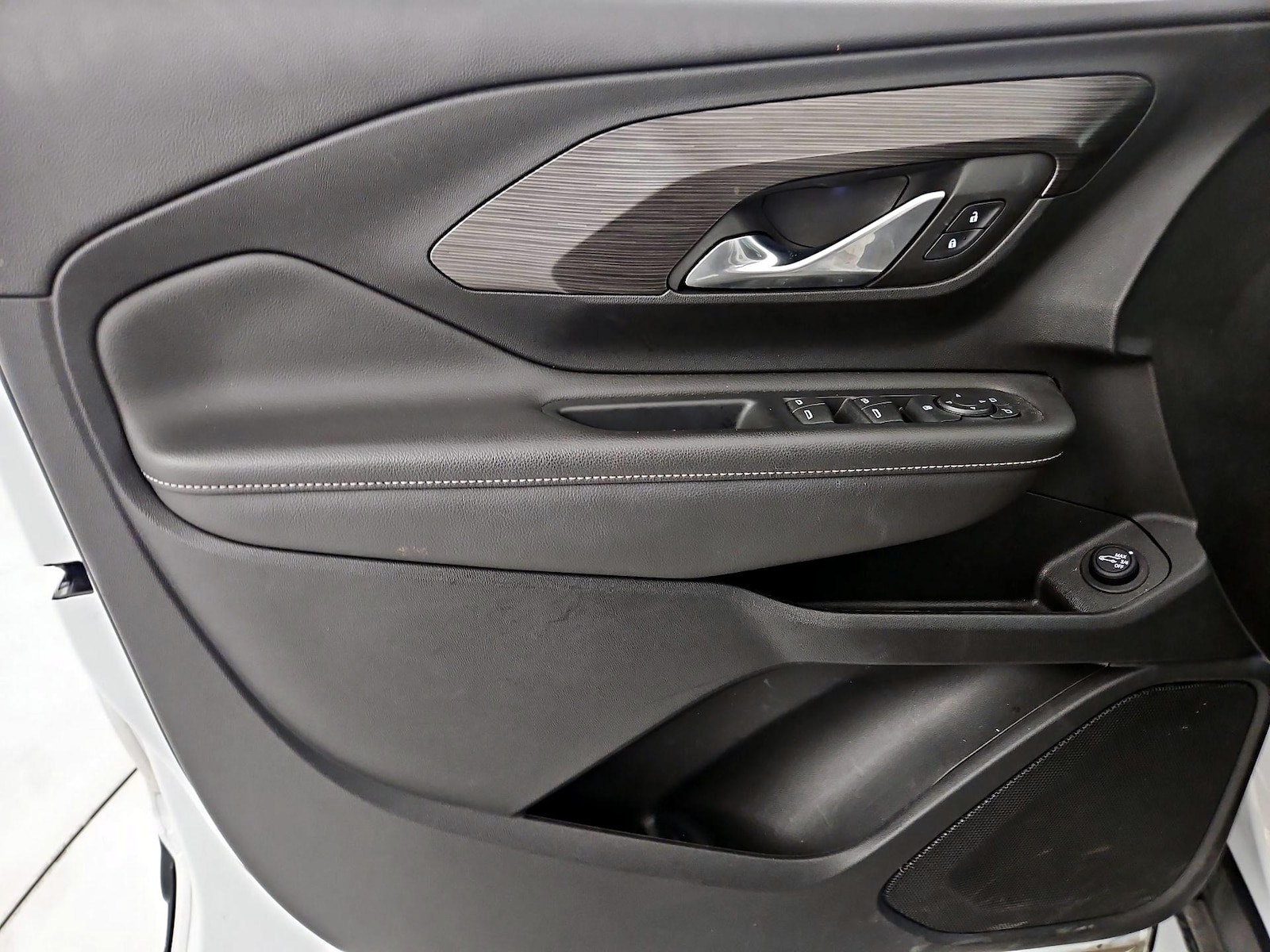 2023 GMC Terrain SLE - Photo 11