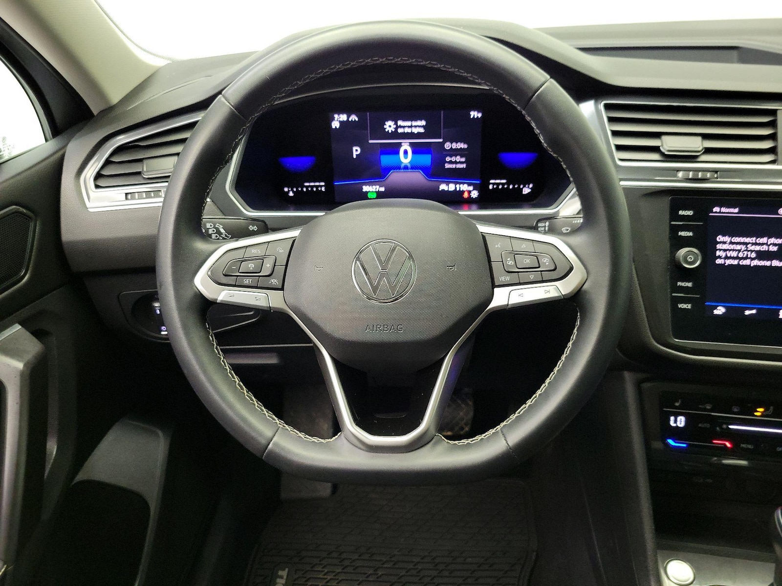 2023 Volkswagen Tiguan SE - Photo 11