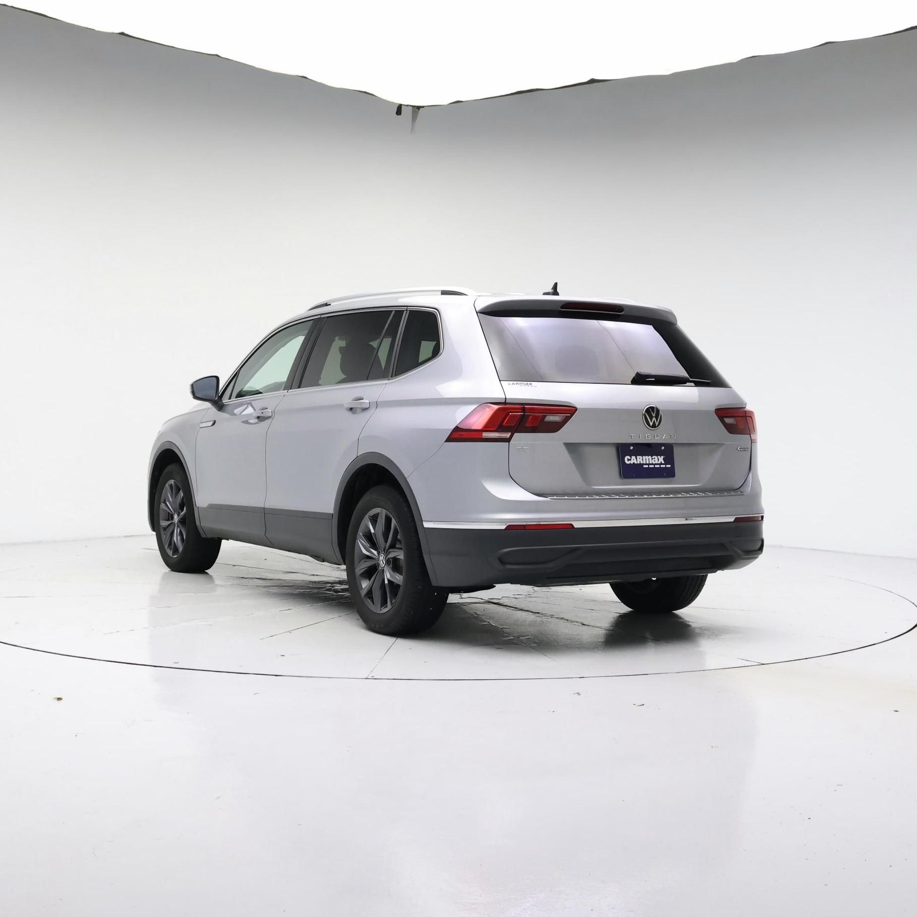 Thumbnail: 2023 Volkswagen Tiguan - 2