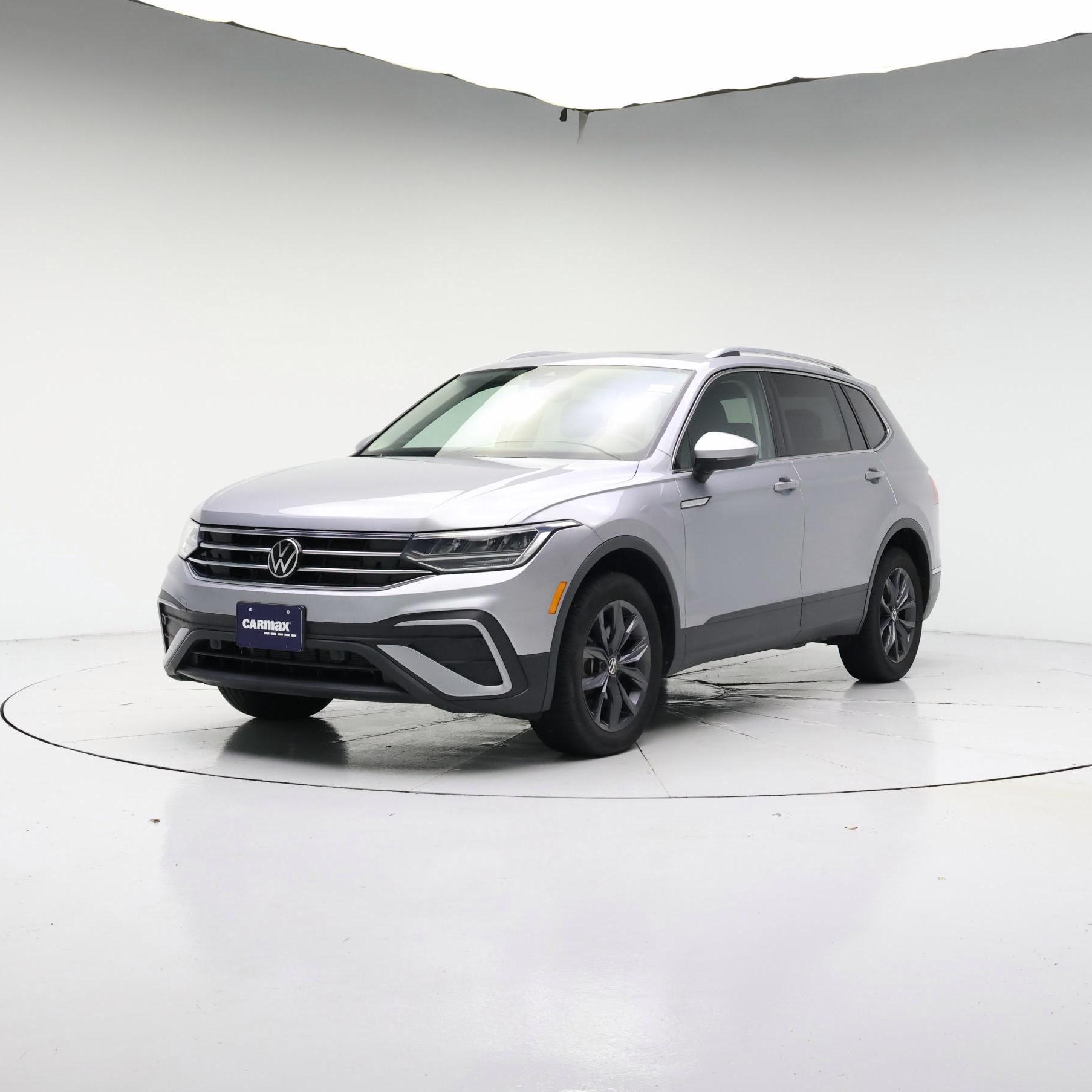 Thumbnail: 2023 Volkswagen Tiguan - 4