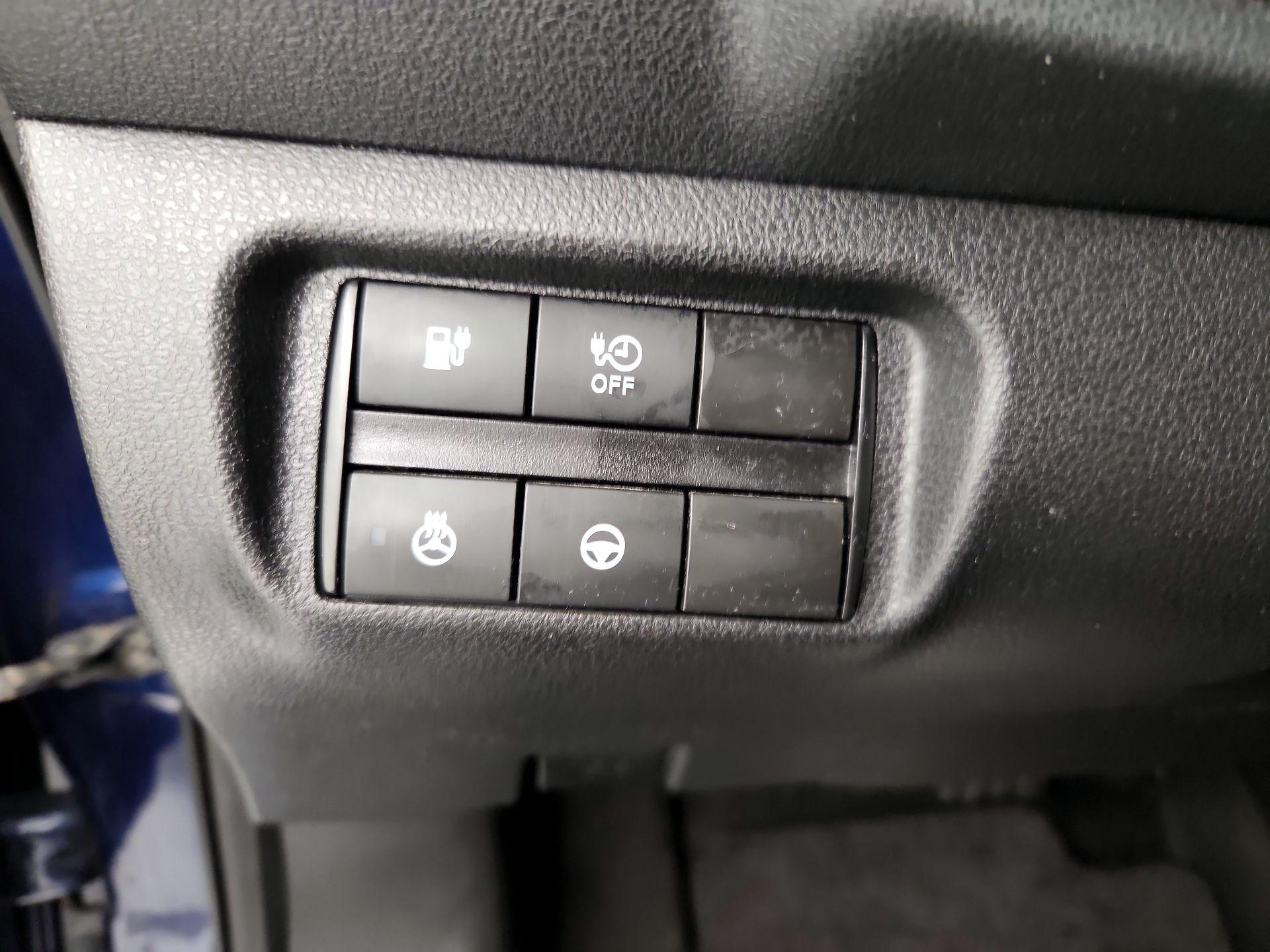 Thumbnail: 2020 Nissan Leaf - 13