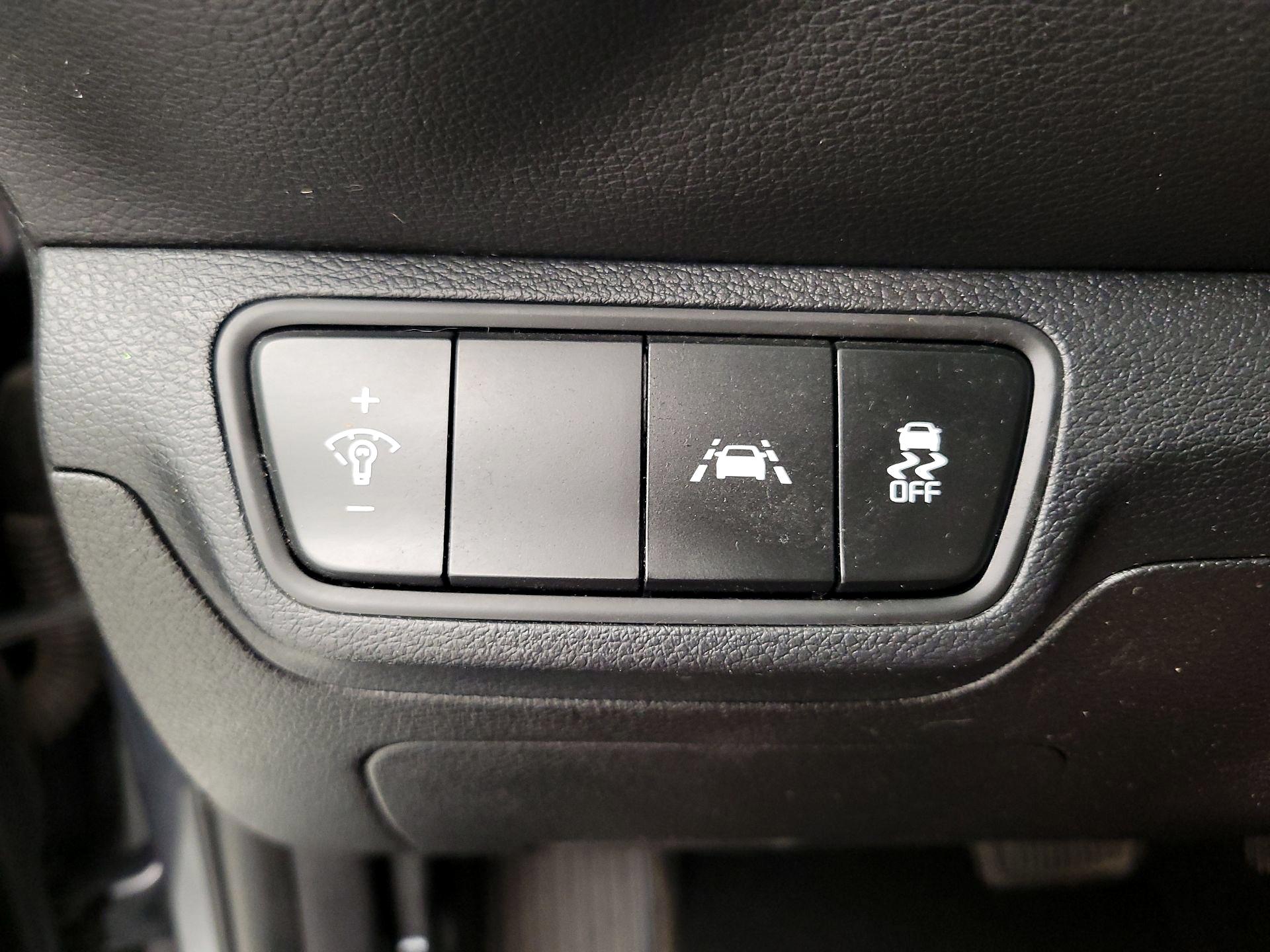 Thumbnail: 2021 Kia Forte - 13
