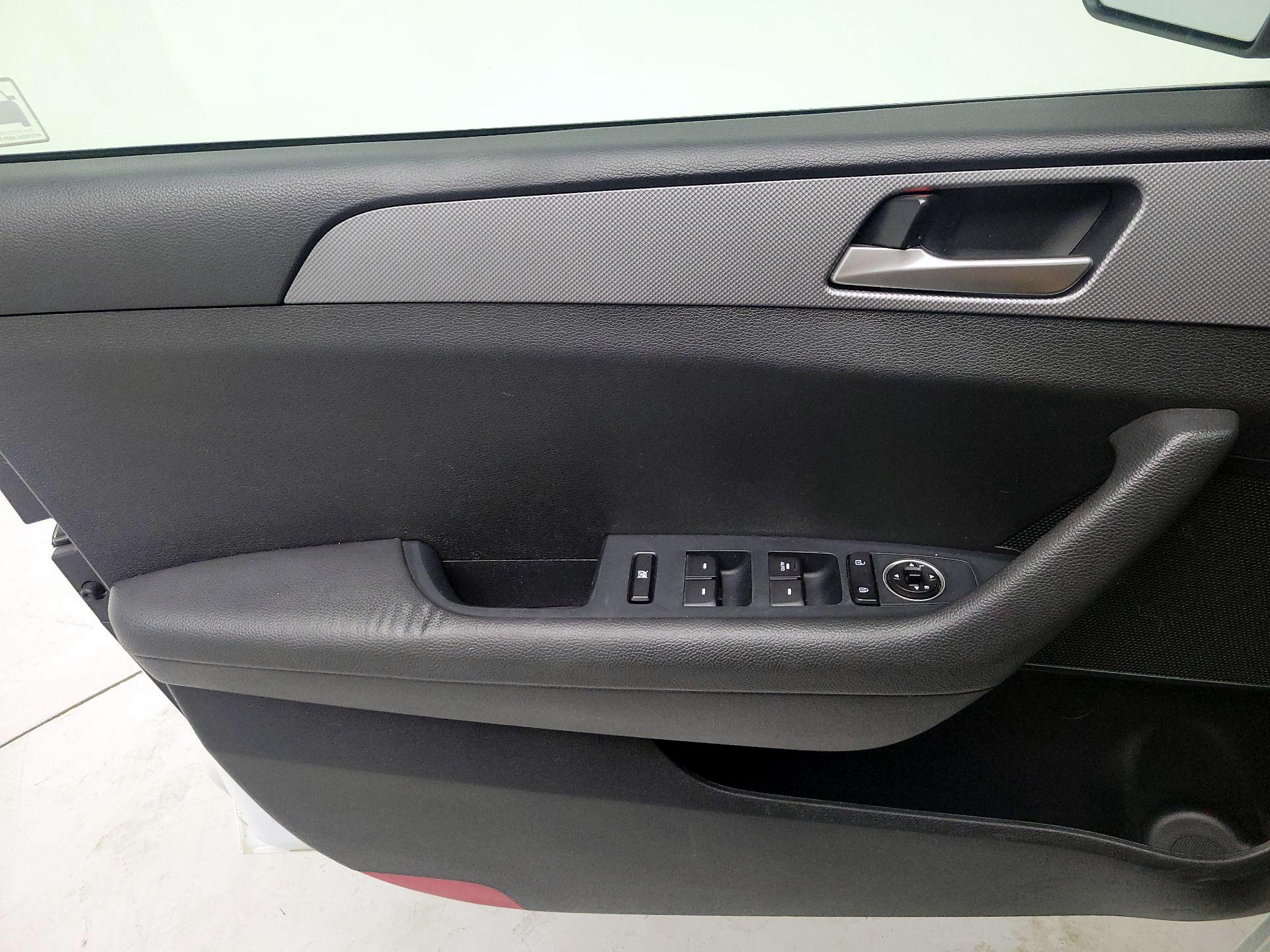 Thumbnail: 2019 Hyundai Sonata - 12