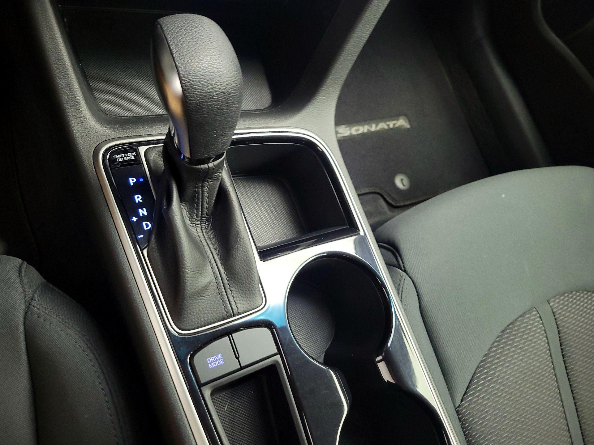 Thumbnail: 2019 Hyundai Sonata - 16