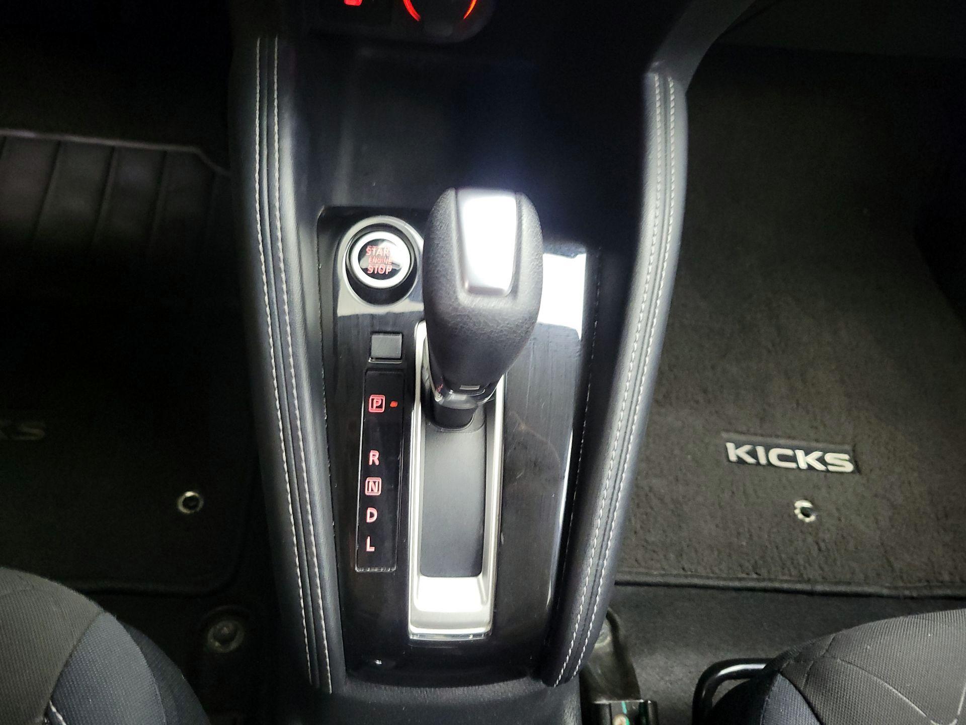 Thumbnail: 2018 Nissan Kicks - 16