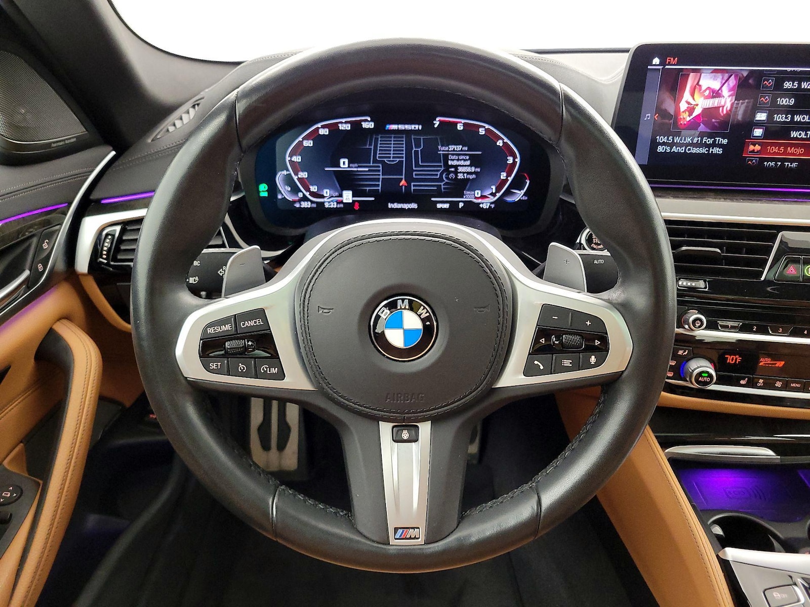 2021 BMW 5 Series M550i - Photo 11