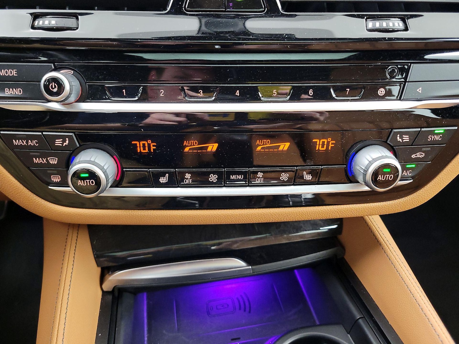 2021 BMW 5 Series M550i - Photo 18
