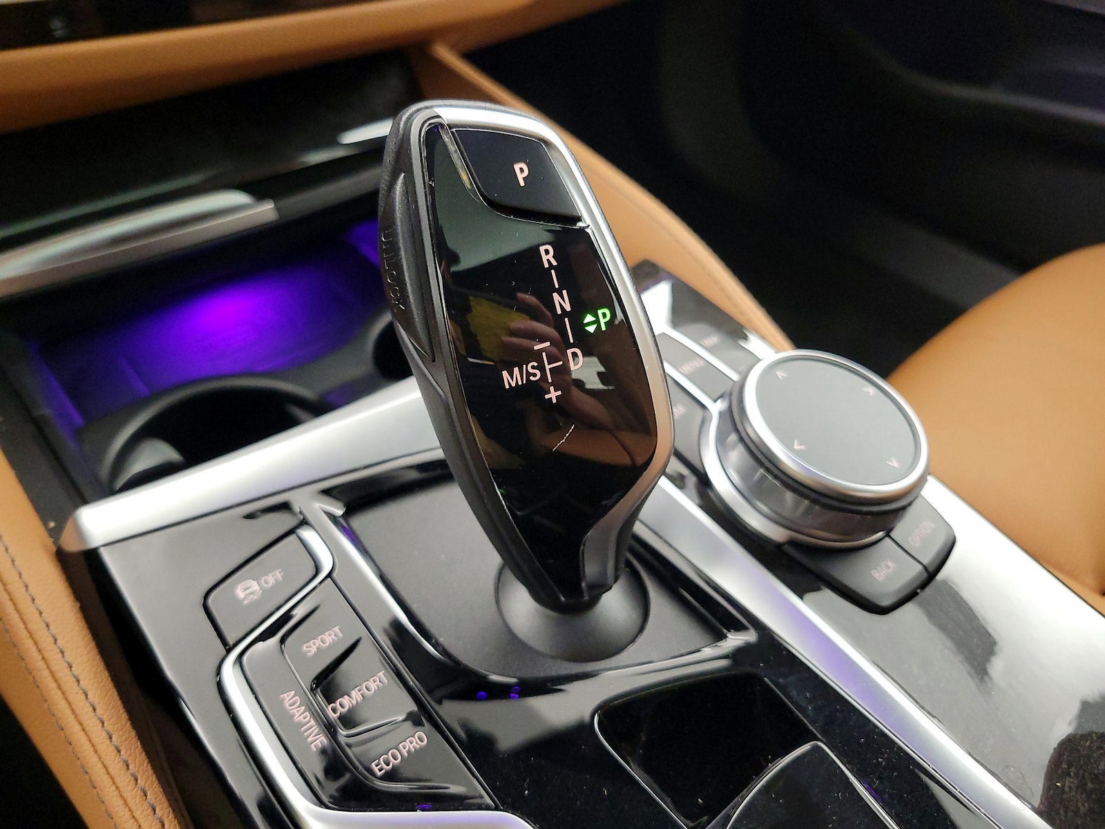 2021 BMW 5 Series M550i - Photo 19