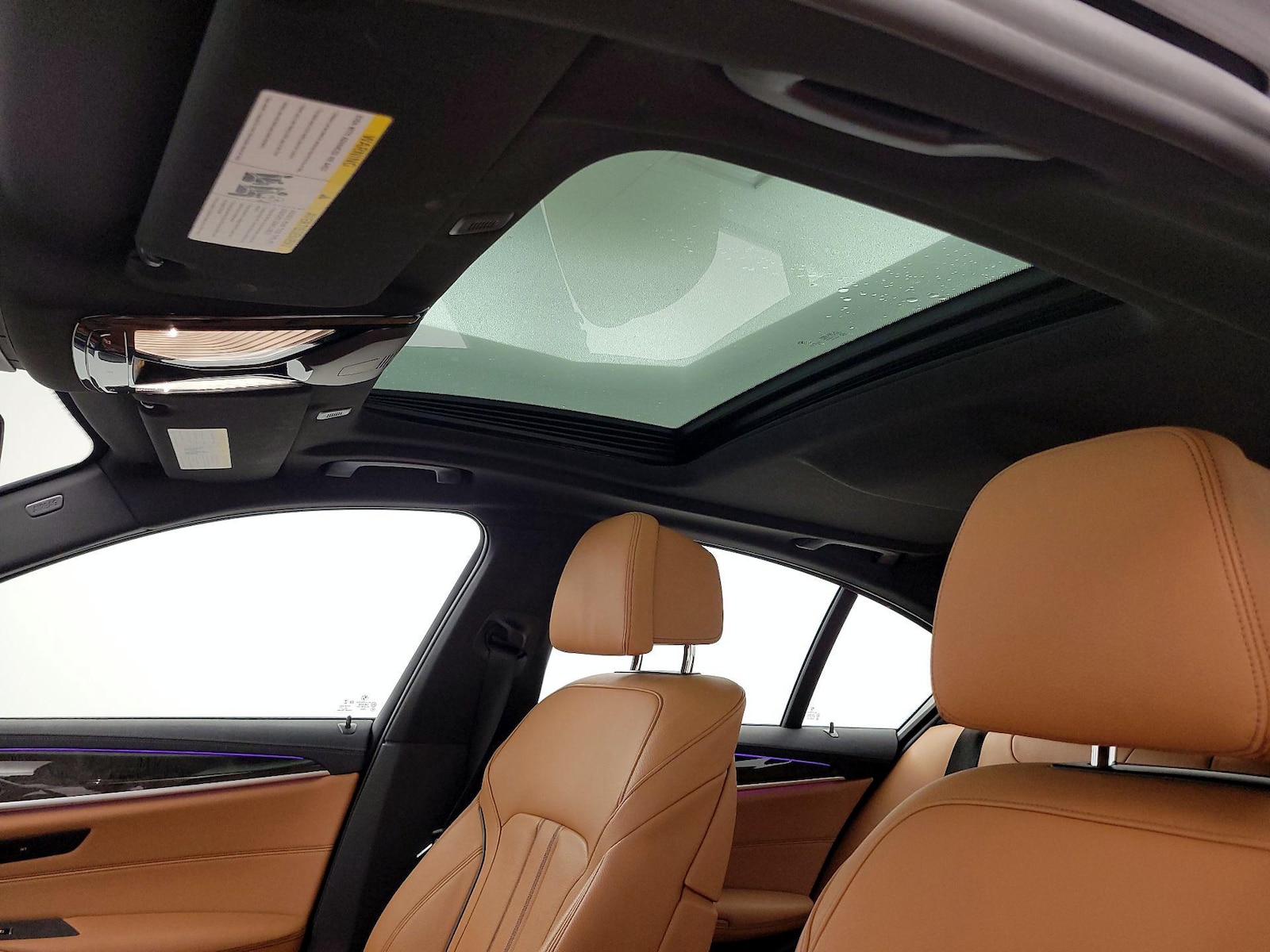 2021 BMW 5 Series M550i - Photo 21