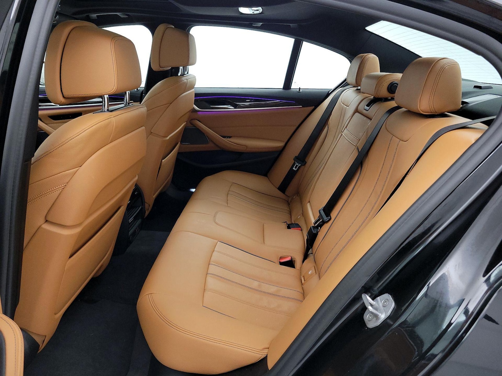 2021 BMW 5 Series M550i - Photo 22