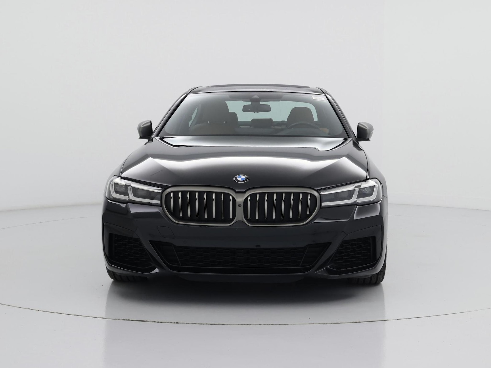 2021 BMW 5 Series M550i - Photo 6