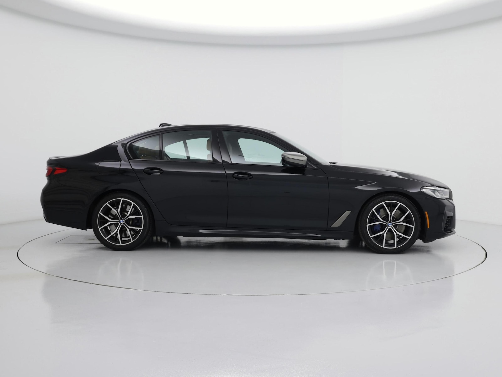 2021 BMW 5 Series M550i - Photo 8