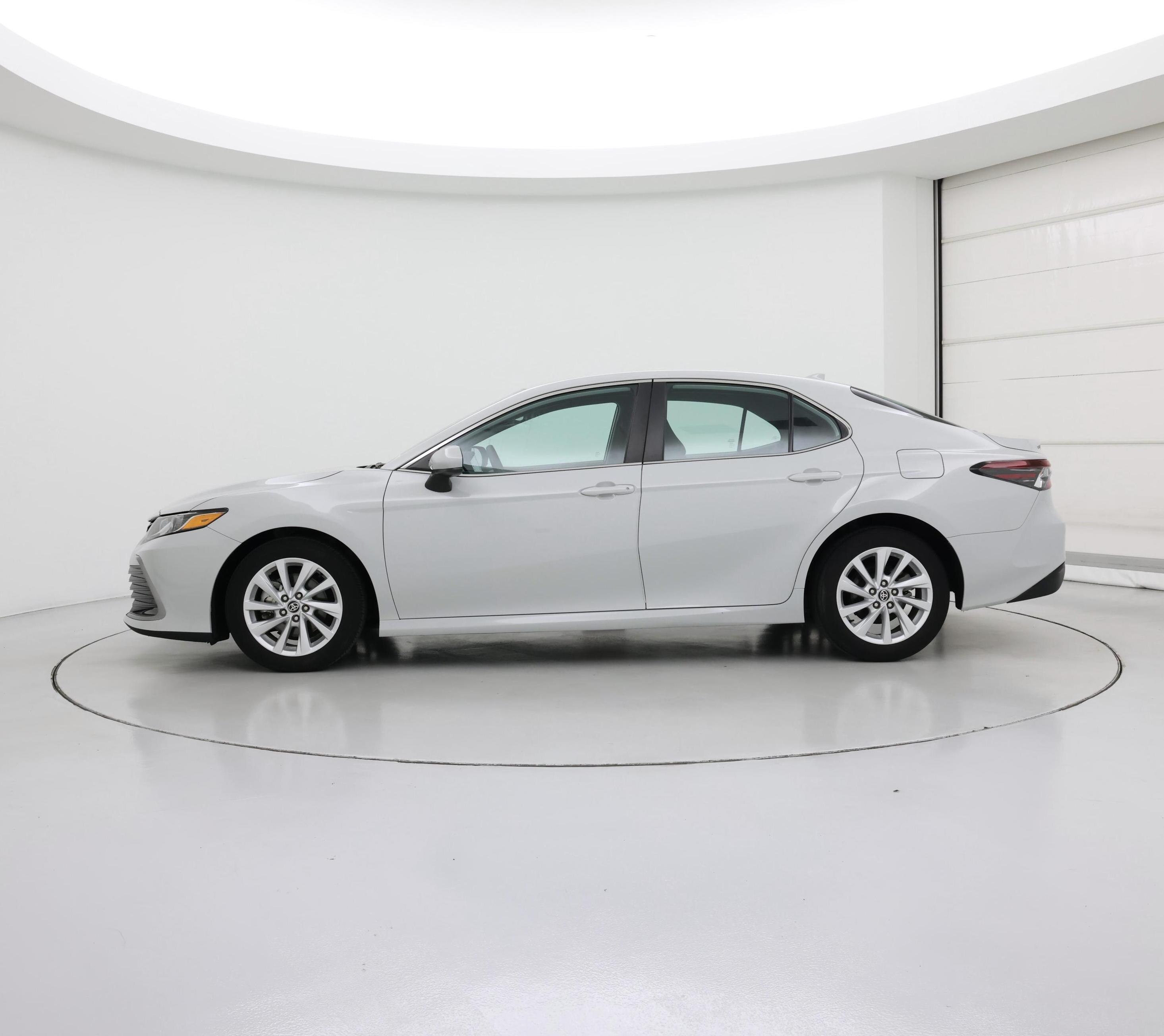 Thumbnail: 2022 Toyota Camry - 3