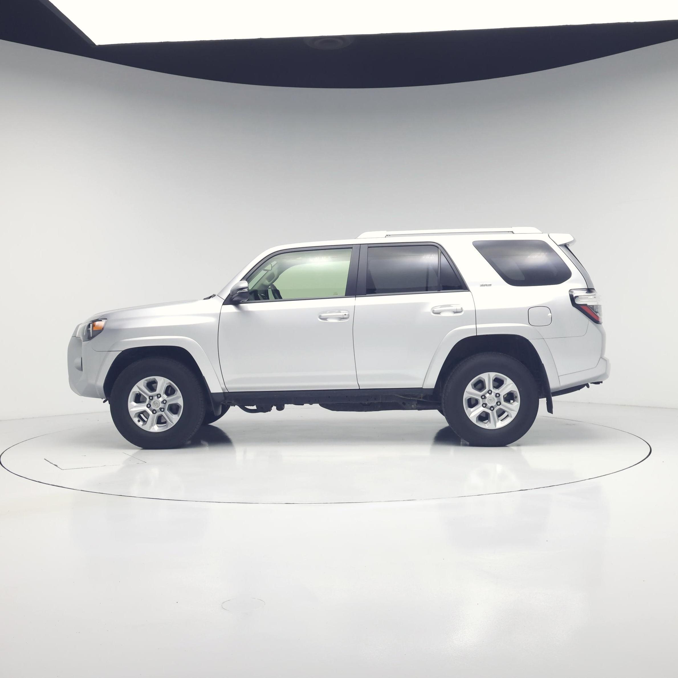 Thumbnail: 2018 Toyota 4Runner - 3