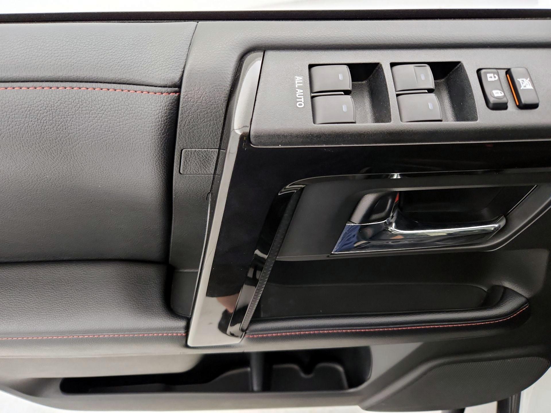 Thumbnail: 2019 Toyota 4Runner - 12