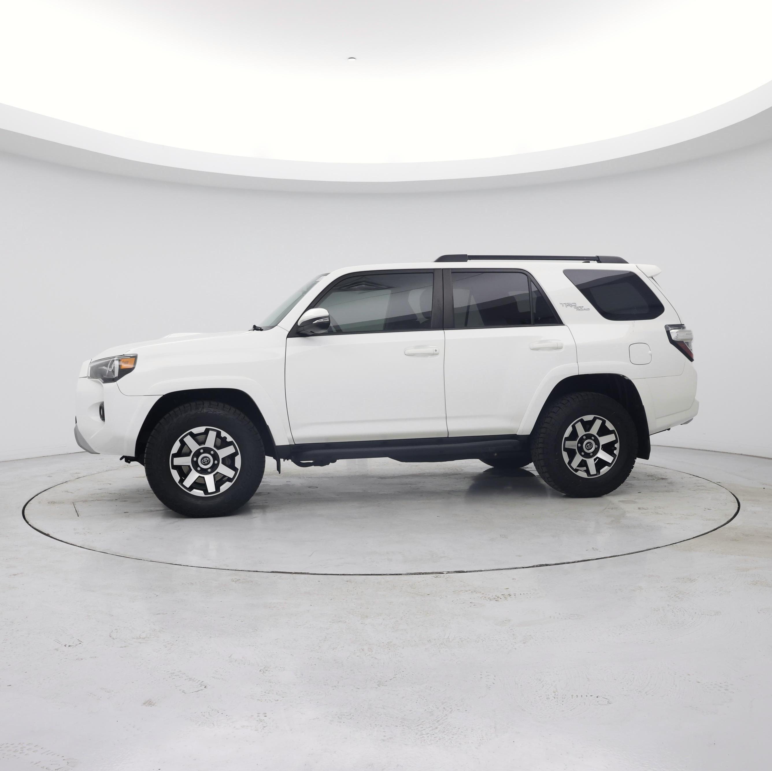 Thumbnail: 2019 Toyota 4Runner - 3