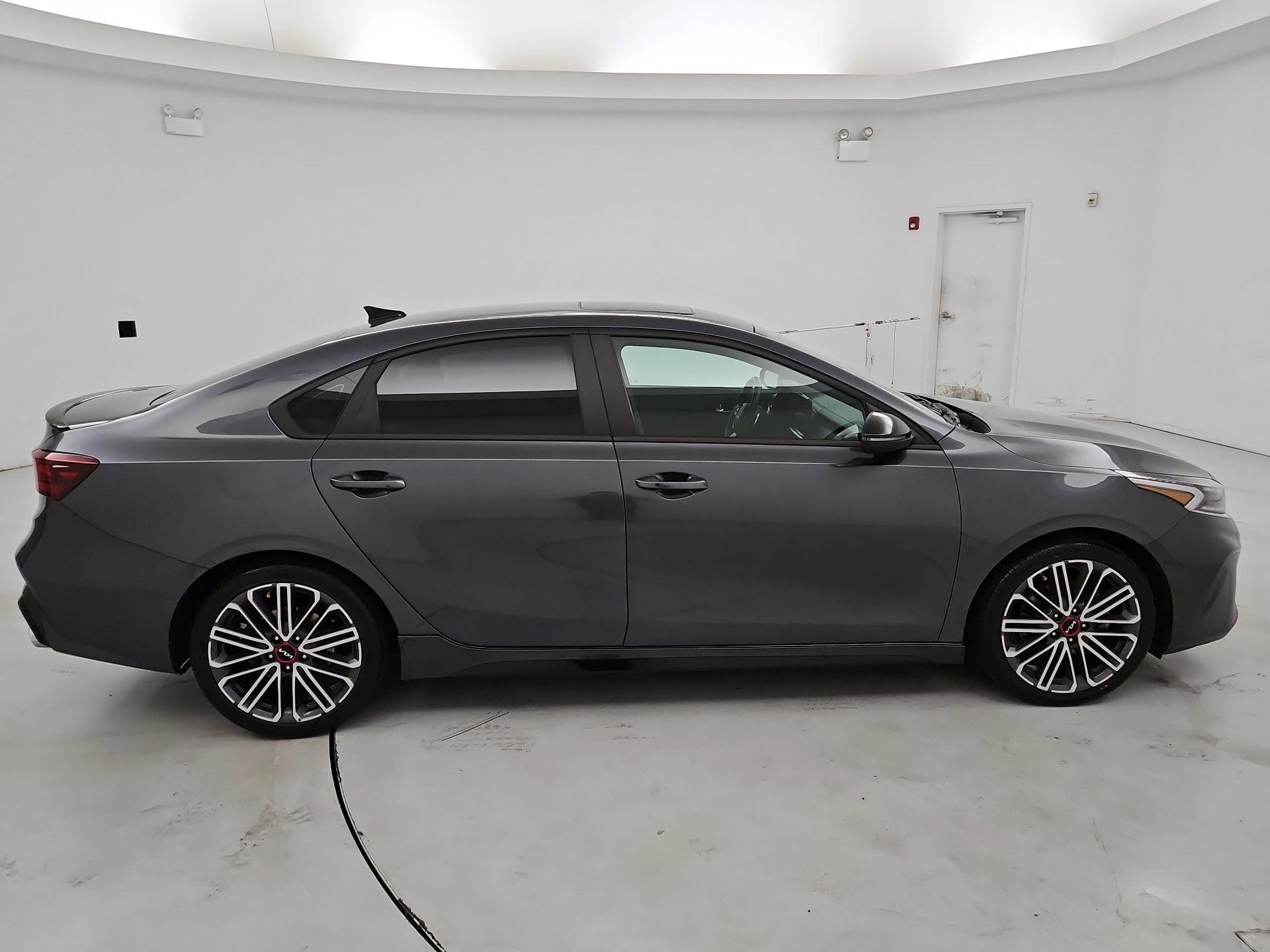 Thumbnail: 2023 Kia Forte - 4