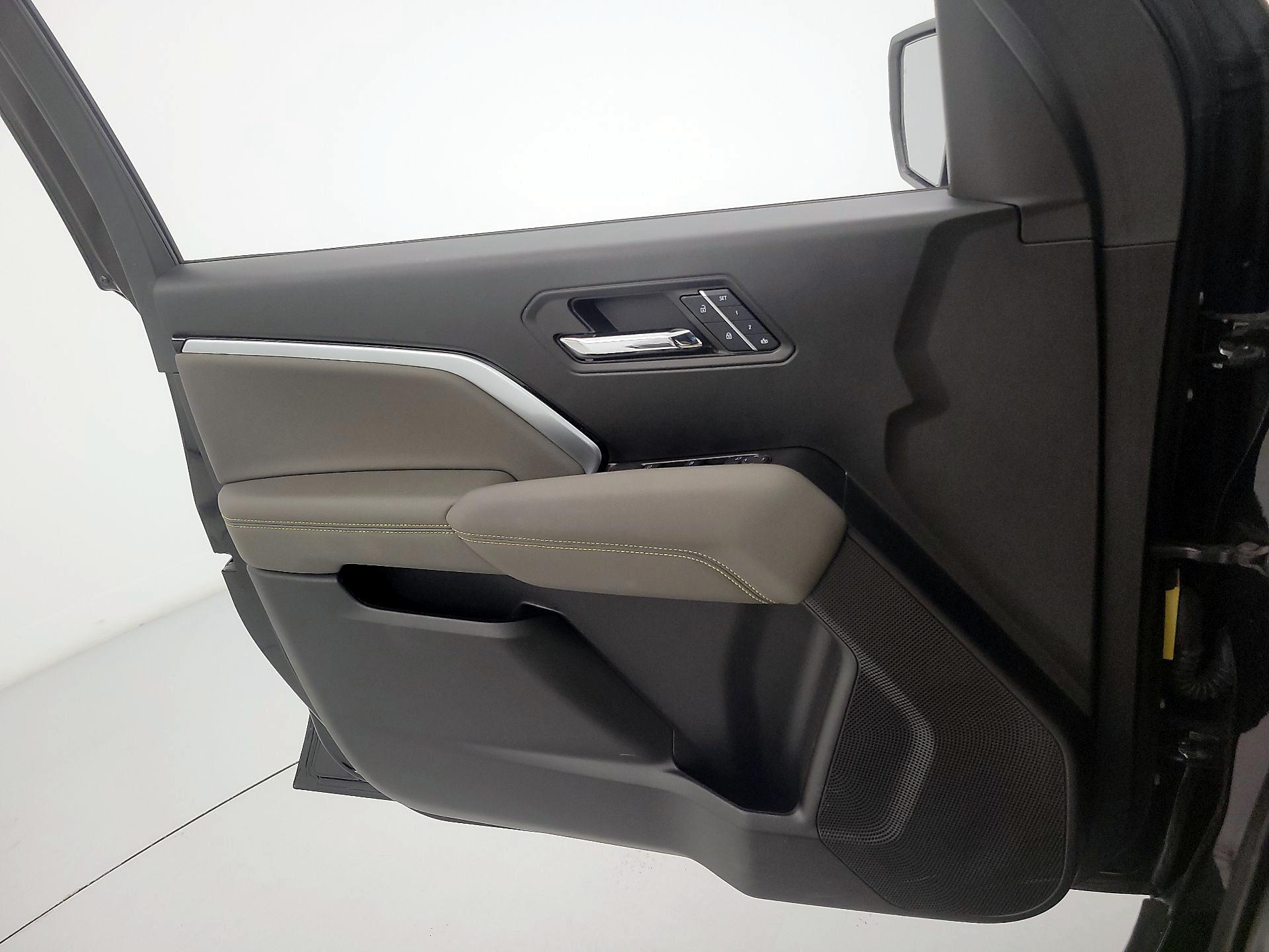 Thumbnail: 2024 Chevrolet Colorado - 12