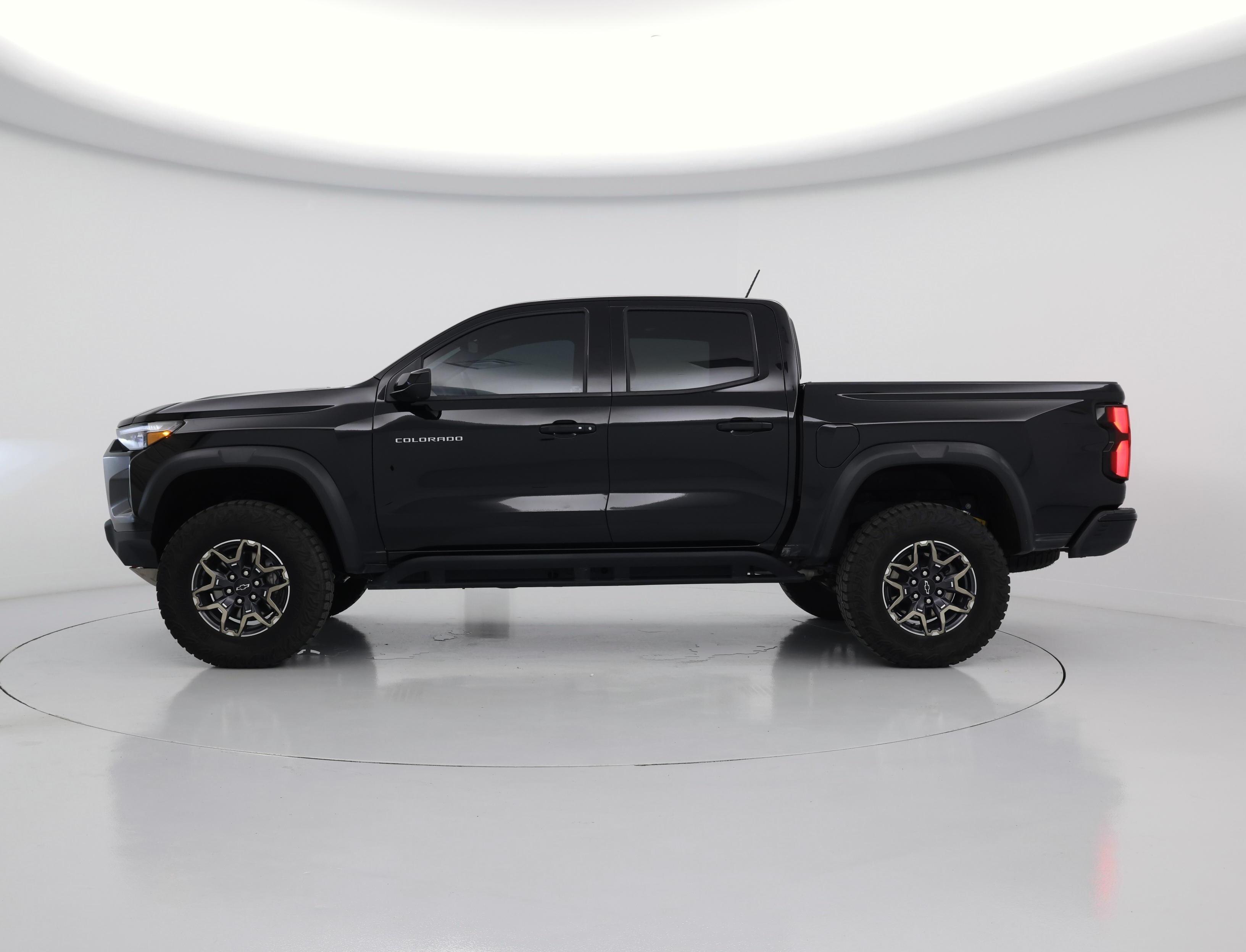 Thumbnail: 2024 Chevrolet Colorado - 3