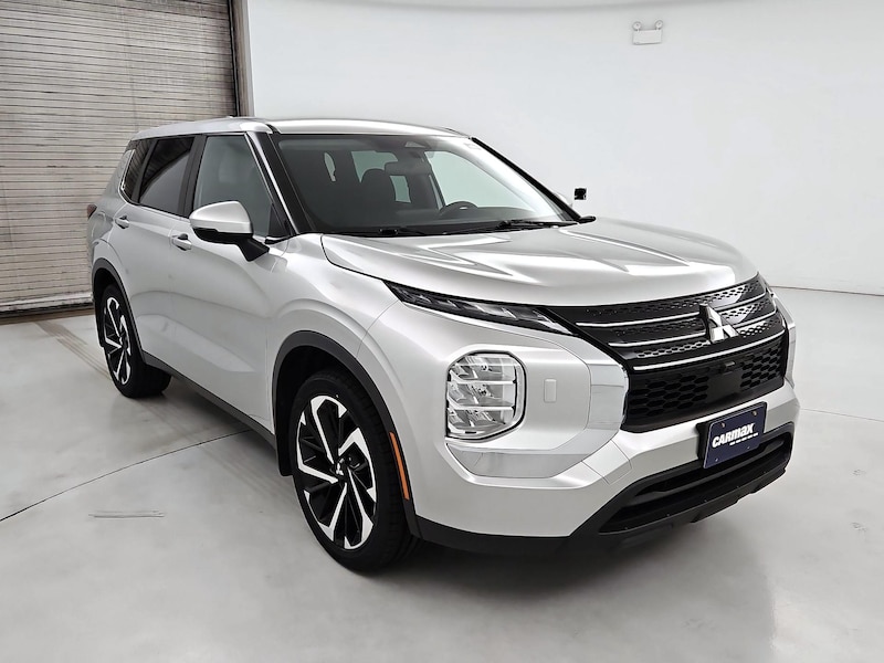 2022 Mitsubishi Outlander ES