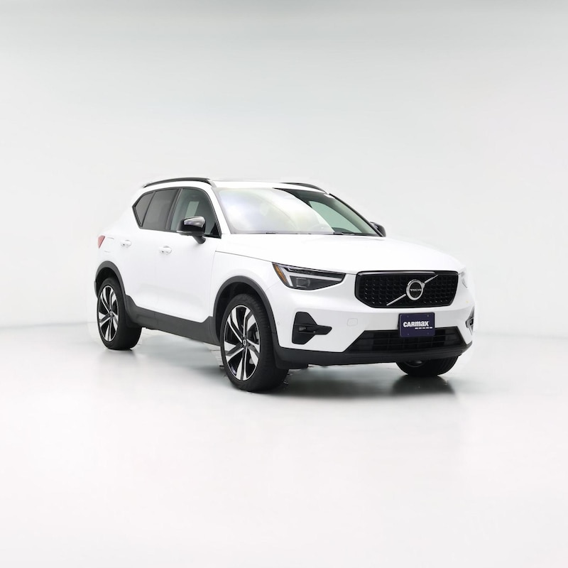 2024 Volvo XC40 B5 Ultimate Bright Theme
