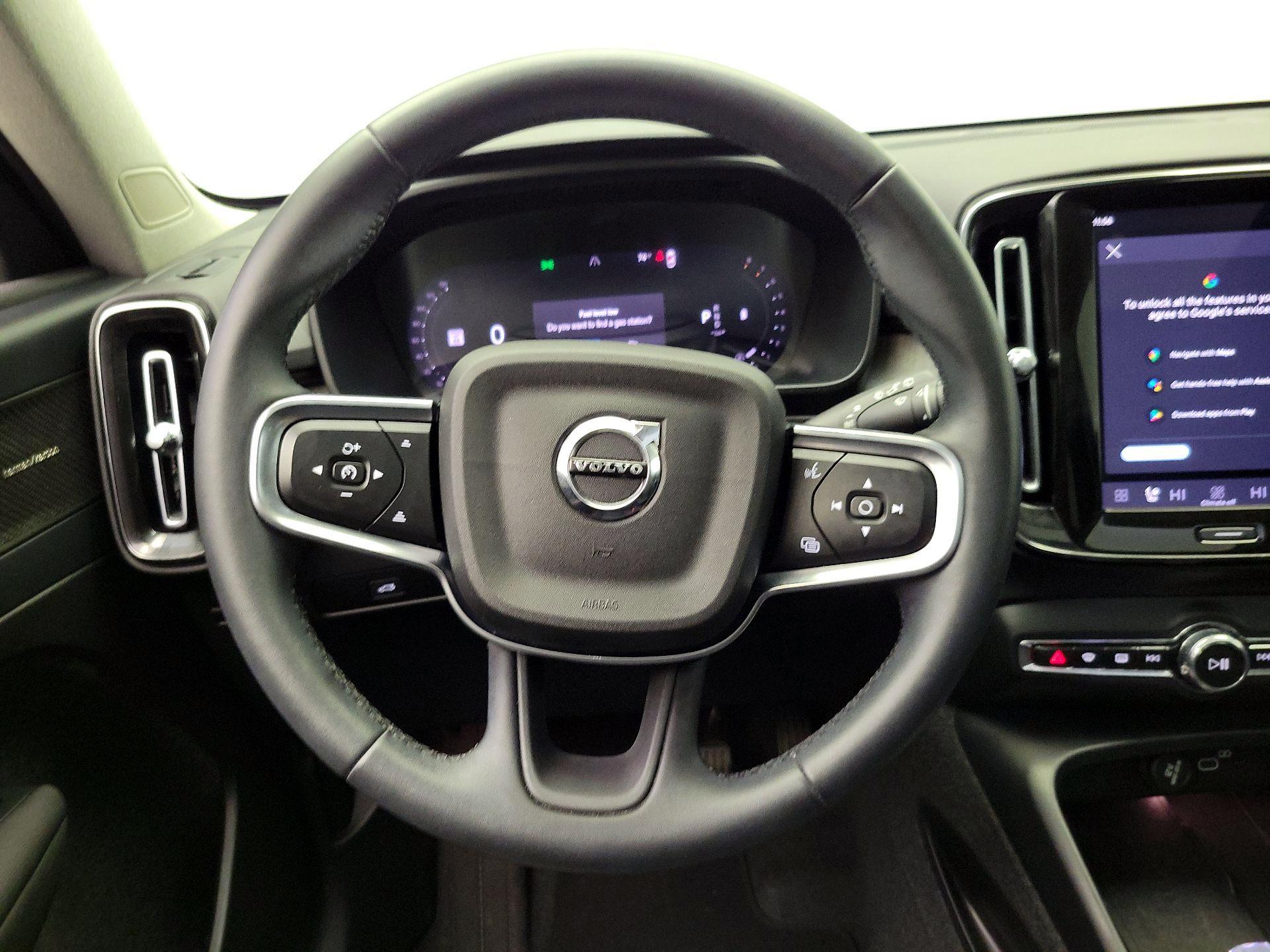 Thumbnail: 2024 Volvo XC40 - 10