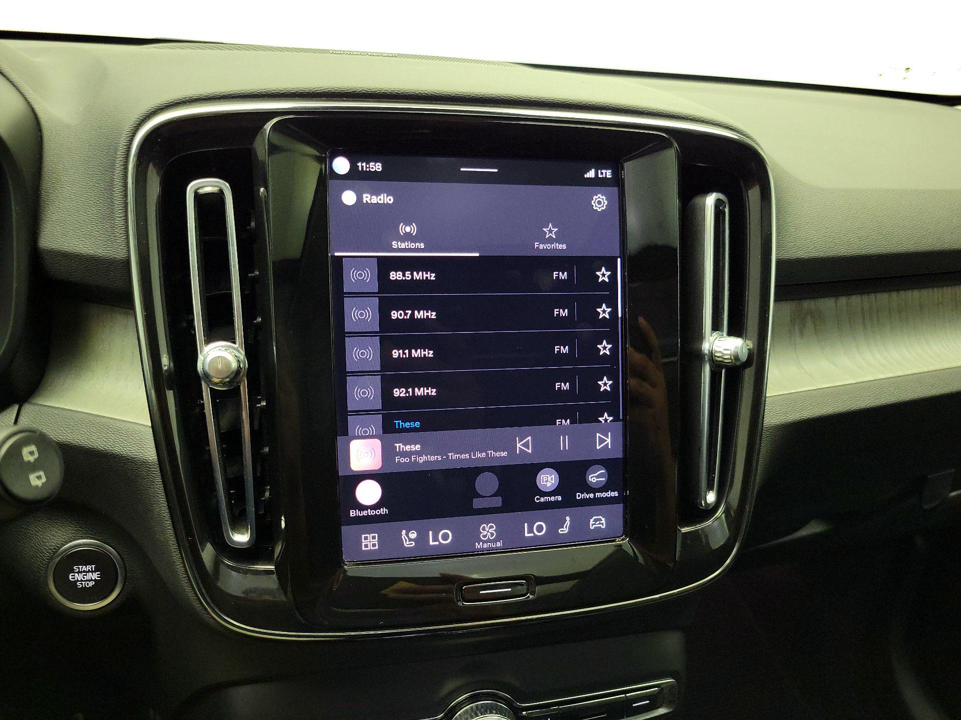 Thumbnail: 2024 Volvo XC40 - 16