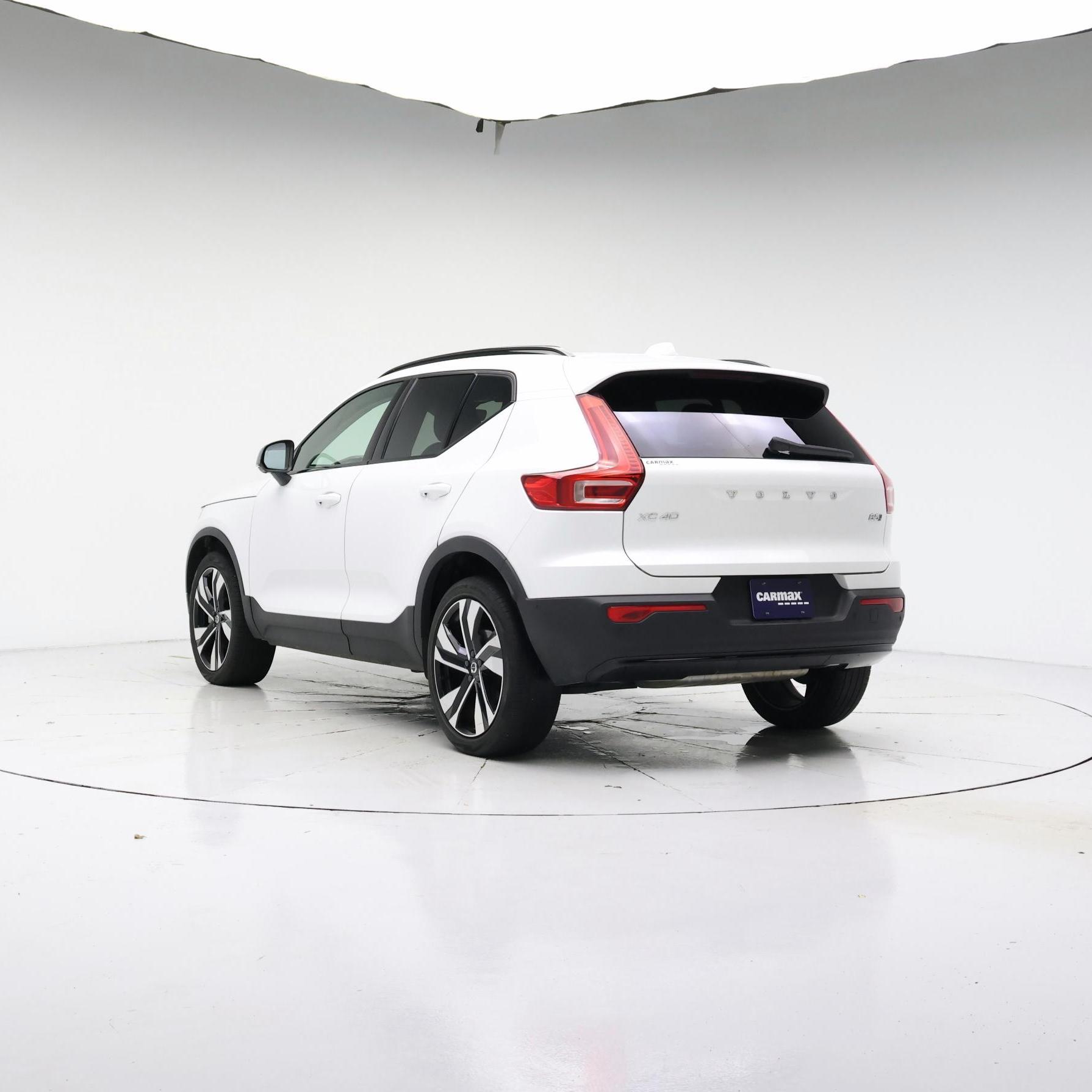 Thumbnail: 2024 Volvo XC40 - 2